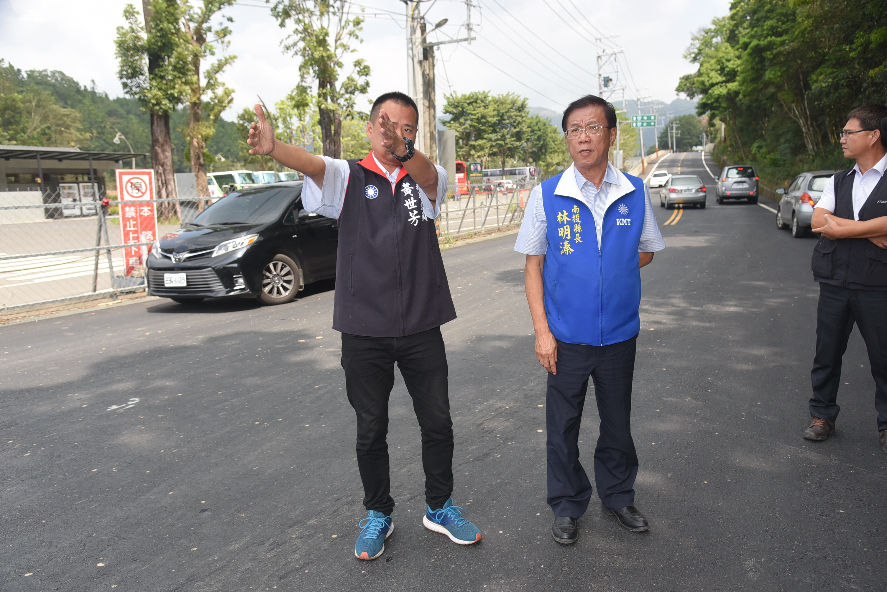 相關圖片2-中台禪寺世界博物館前道路彎窄 林縣長指示拓寬改善