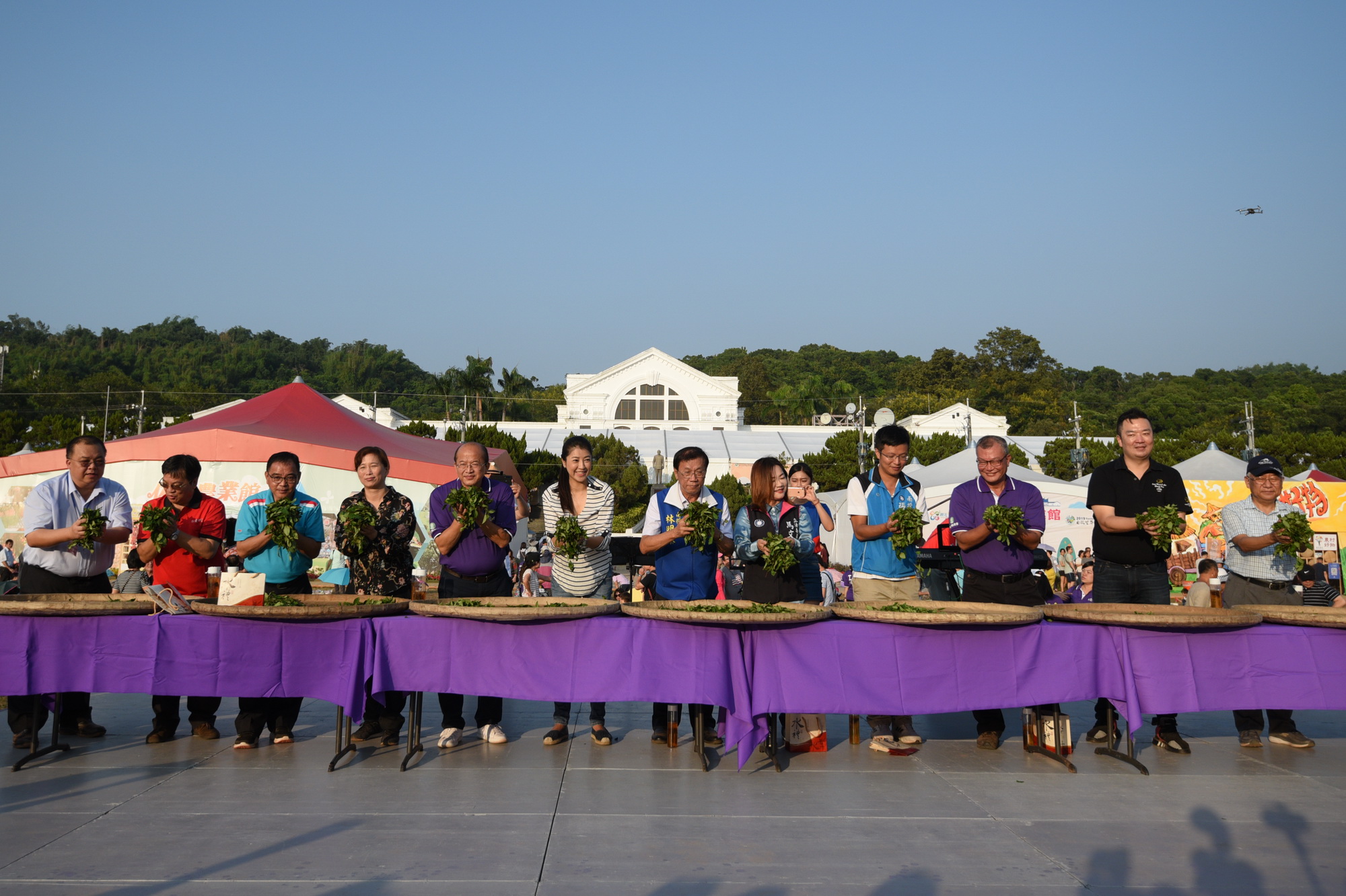 圖片-茶博會千人揉茶　揉出濃情密意