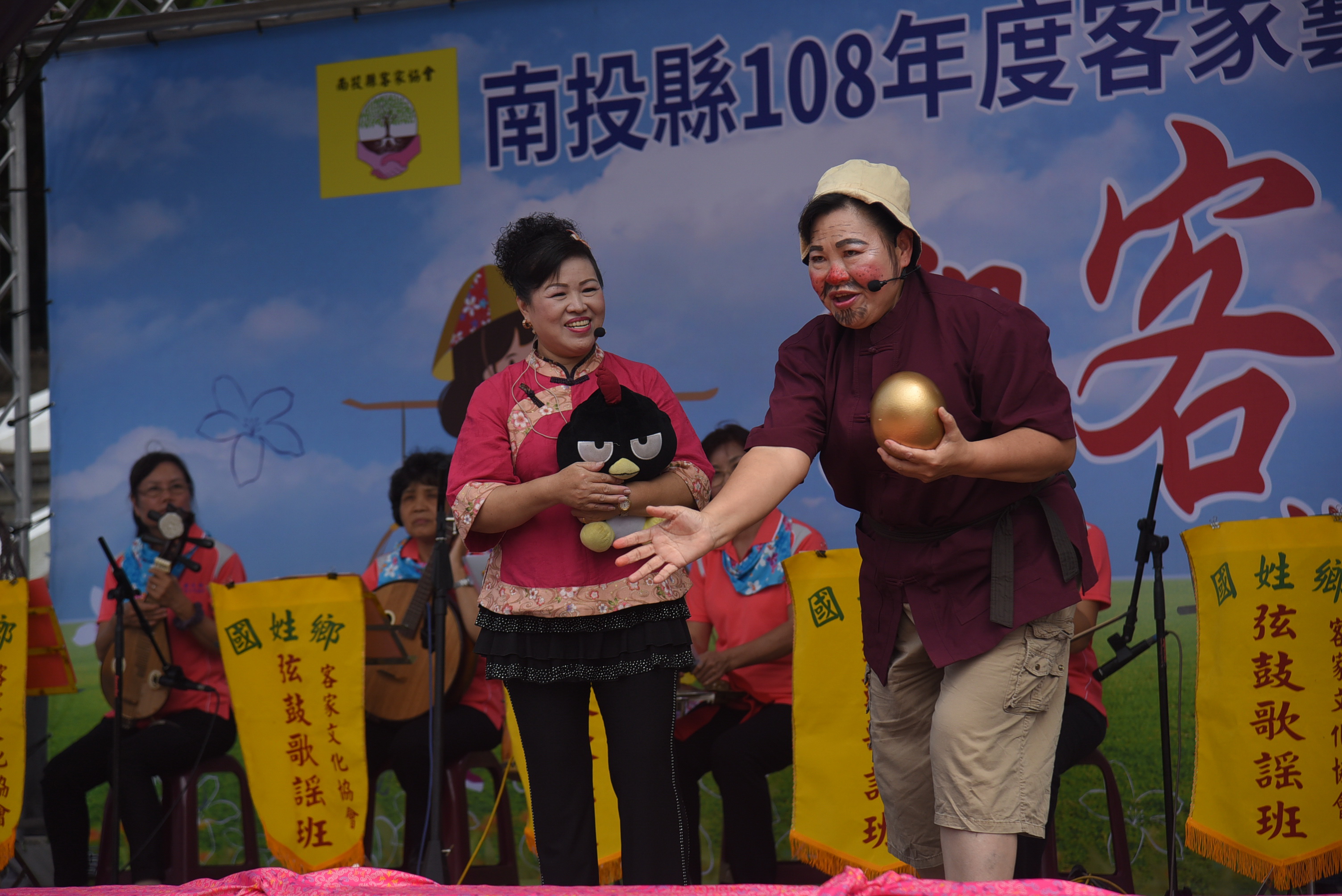 相關圖片2-茶香藝好 客家千人懇親共下會茶博