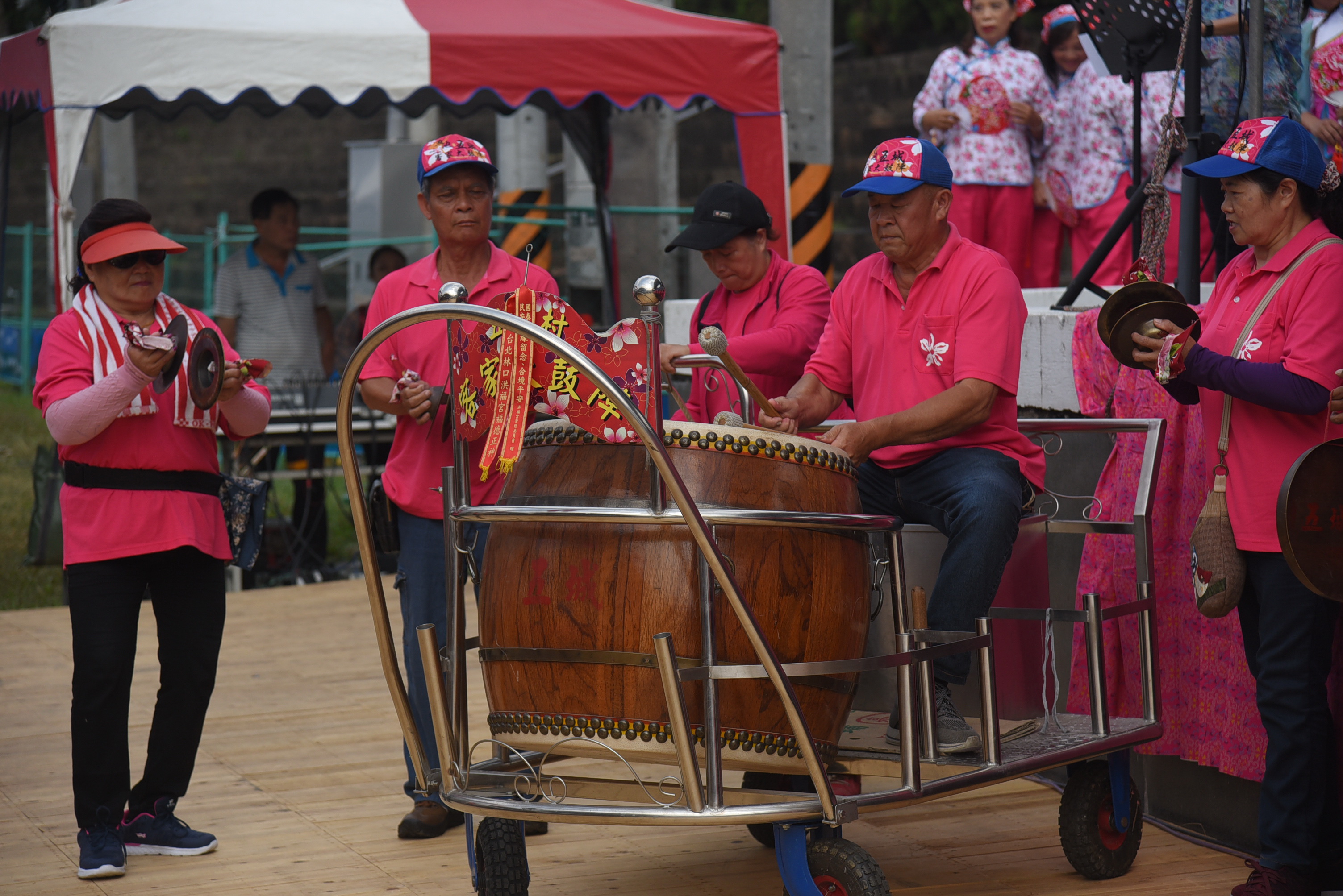 相關圖片4-茶香藝好 客家千人懇親共下會茶博