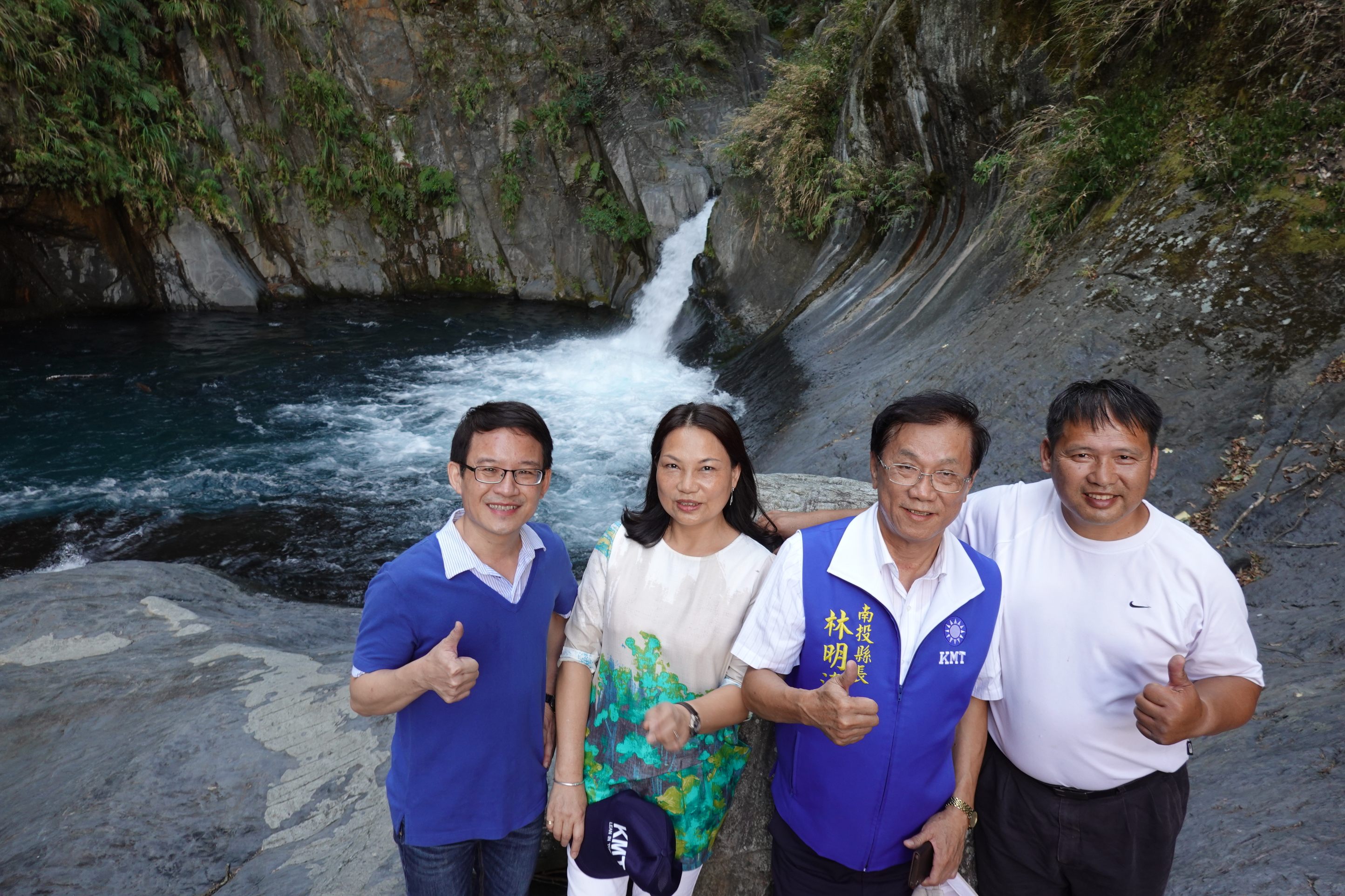 圖片-帖比倫瀑布祕境安全設施不足 林縣長實勘力求改善