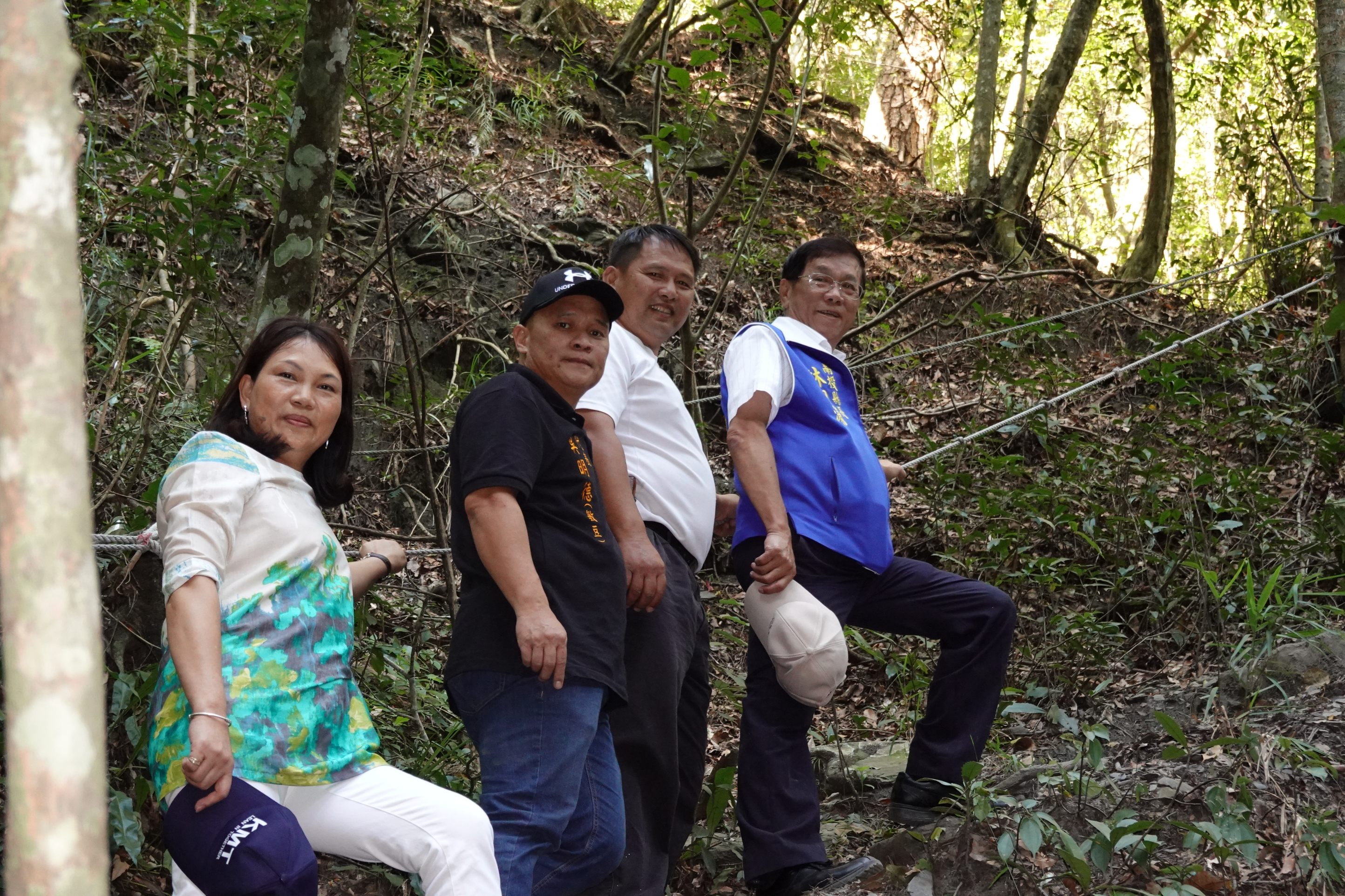 相關圖片4-帖比倫瀑布祕境安全設施不足 林縣長實勘力求改善