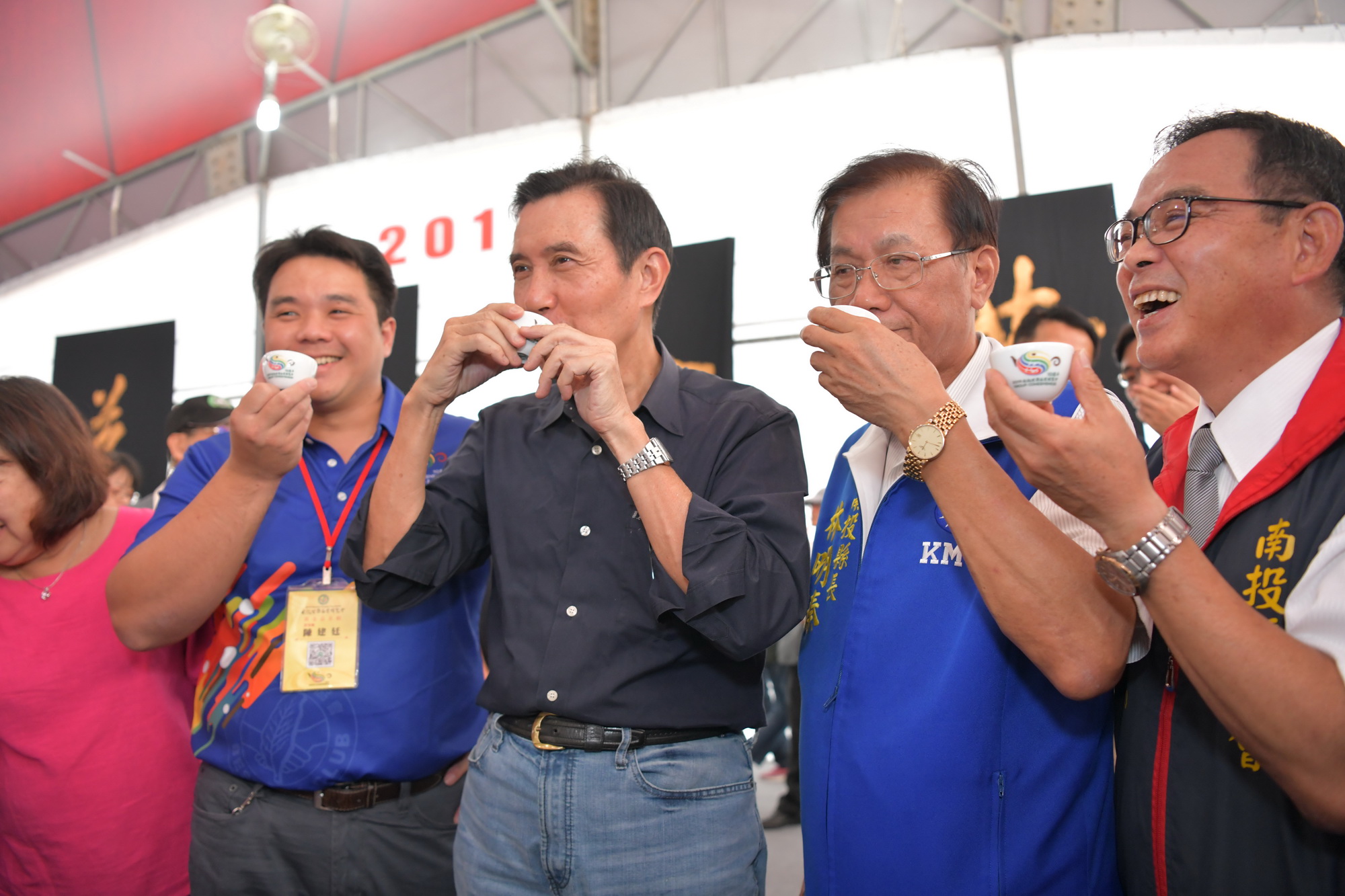 圖片-林縣長與馬前總統遊茶博　品嘗特等茶好滋味