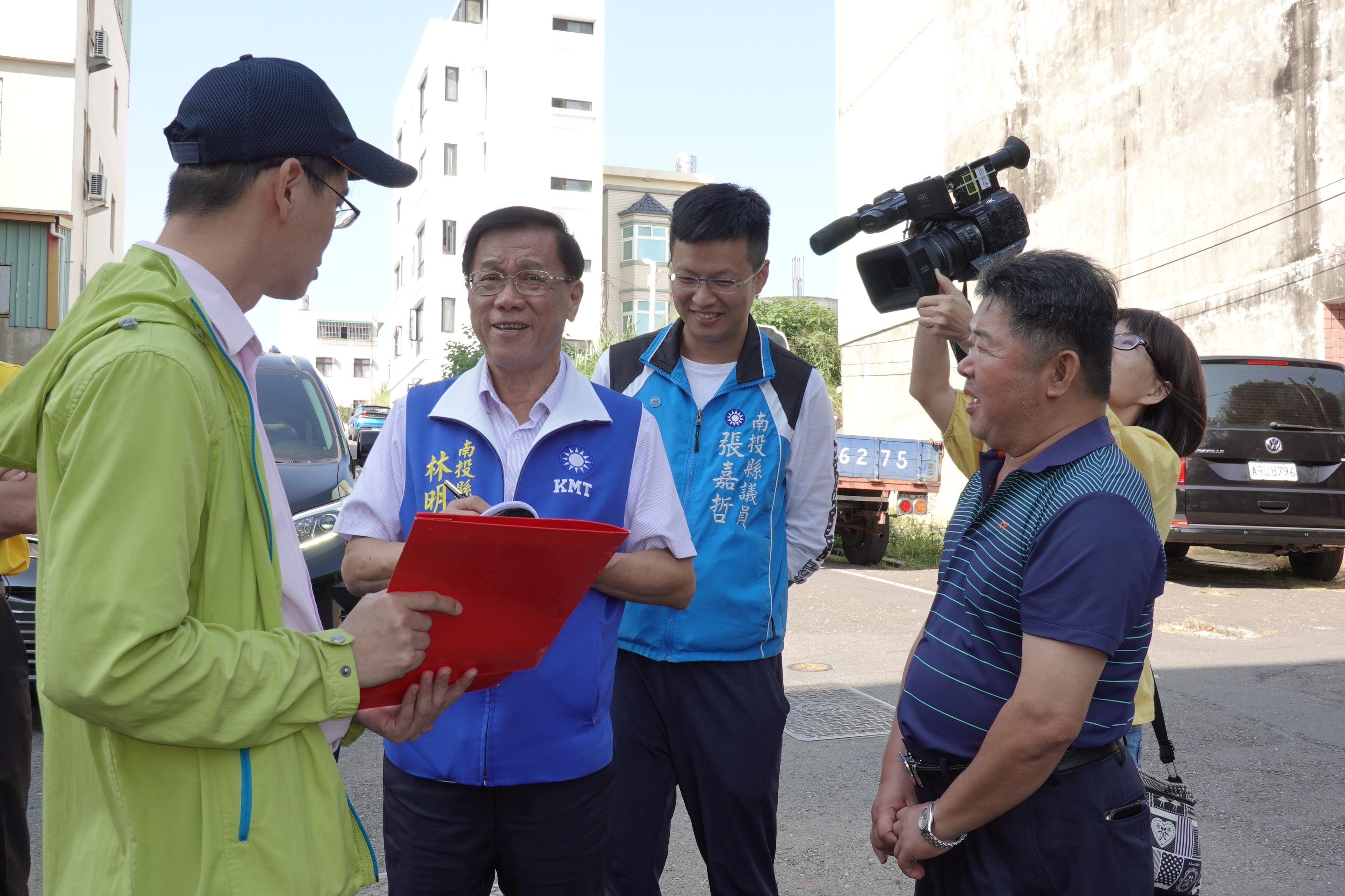 圖片-南崗工業區老舊社區排溝窄淺 林縣長實勘允優先改善