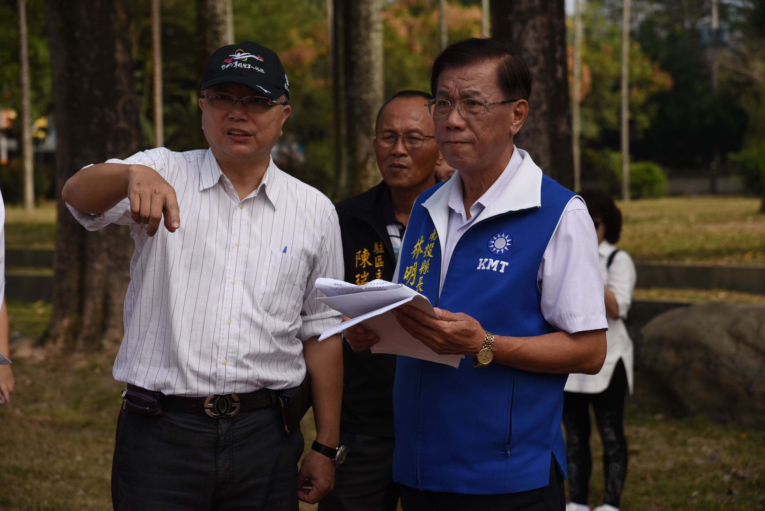 圖片-林縣長會勘社寮國中操場老化問題  爭取732萬元改善