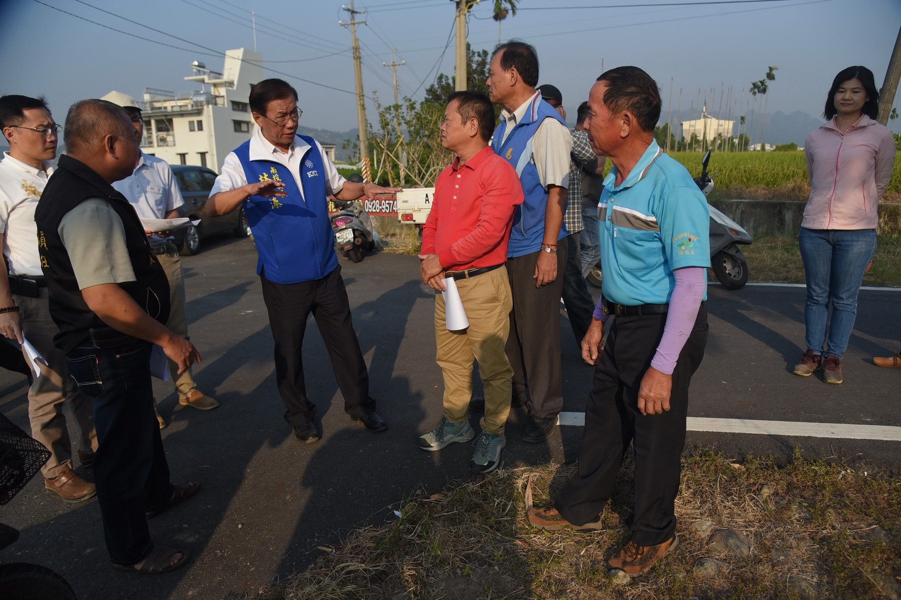 相關圖片2-投4線及投5線路面老舊毀損林縣長會勘指示改善