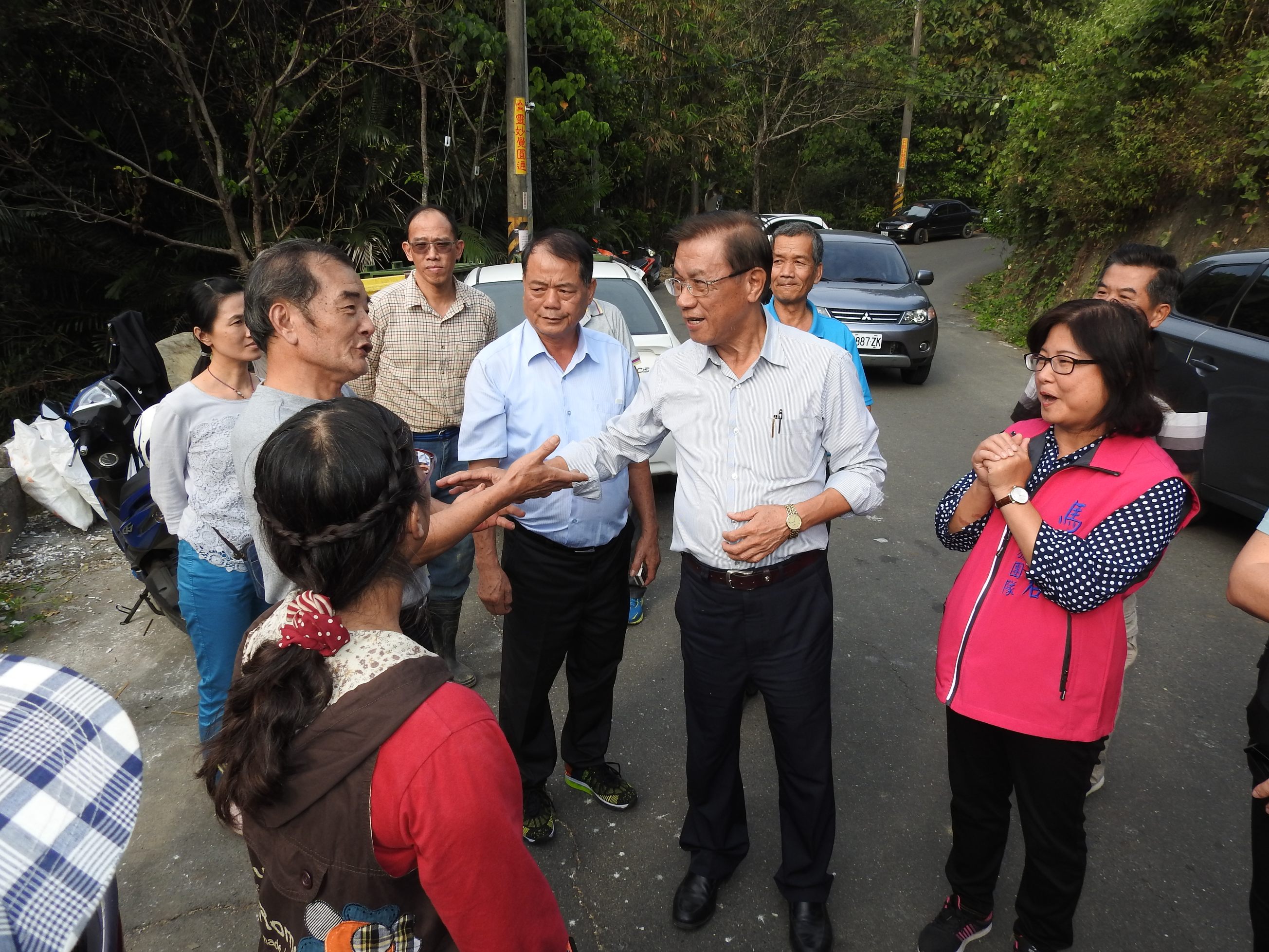 圖片-南北中寮3農路1山坡水保待改善 縣長會勘徹底解決