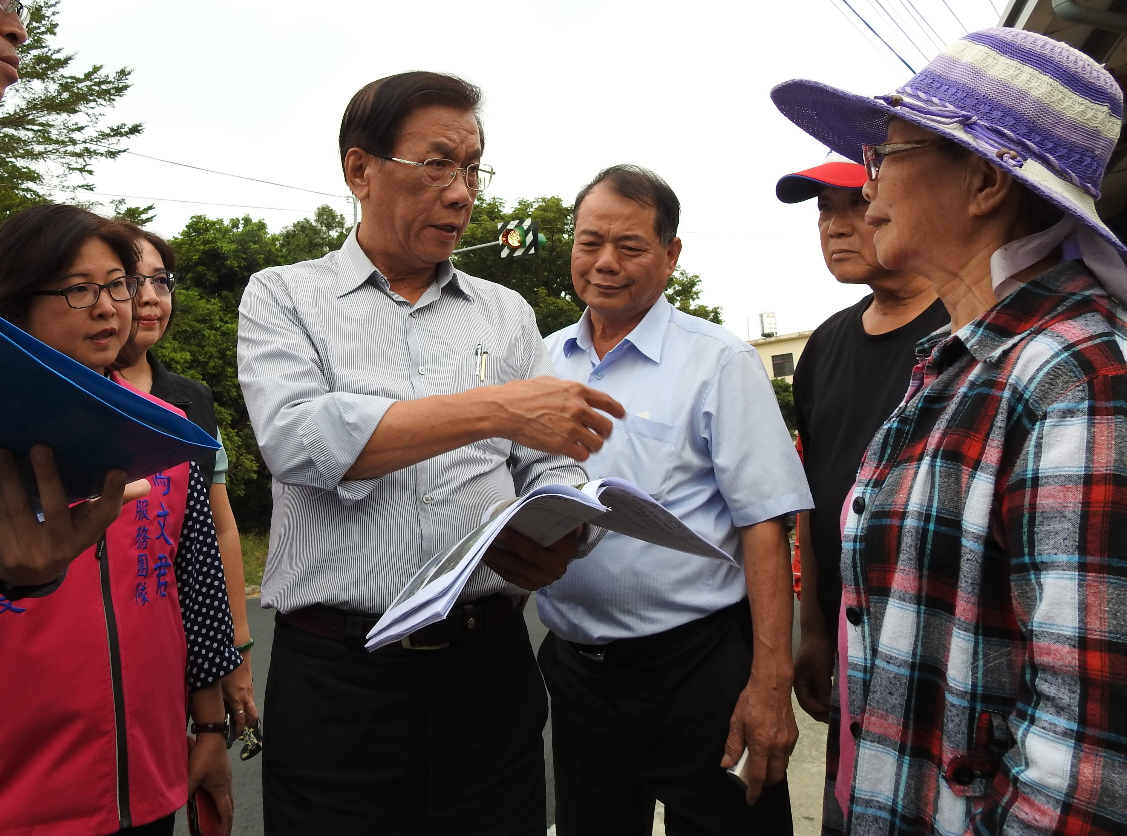 相關圖片1-南北中寮3農路1山坡水保待改善 縣長會勘徹底解決