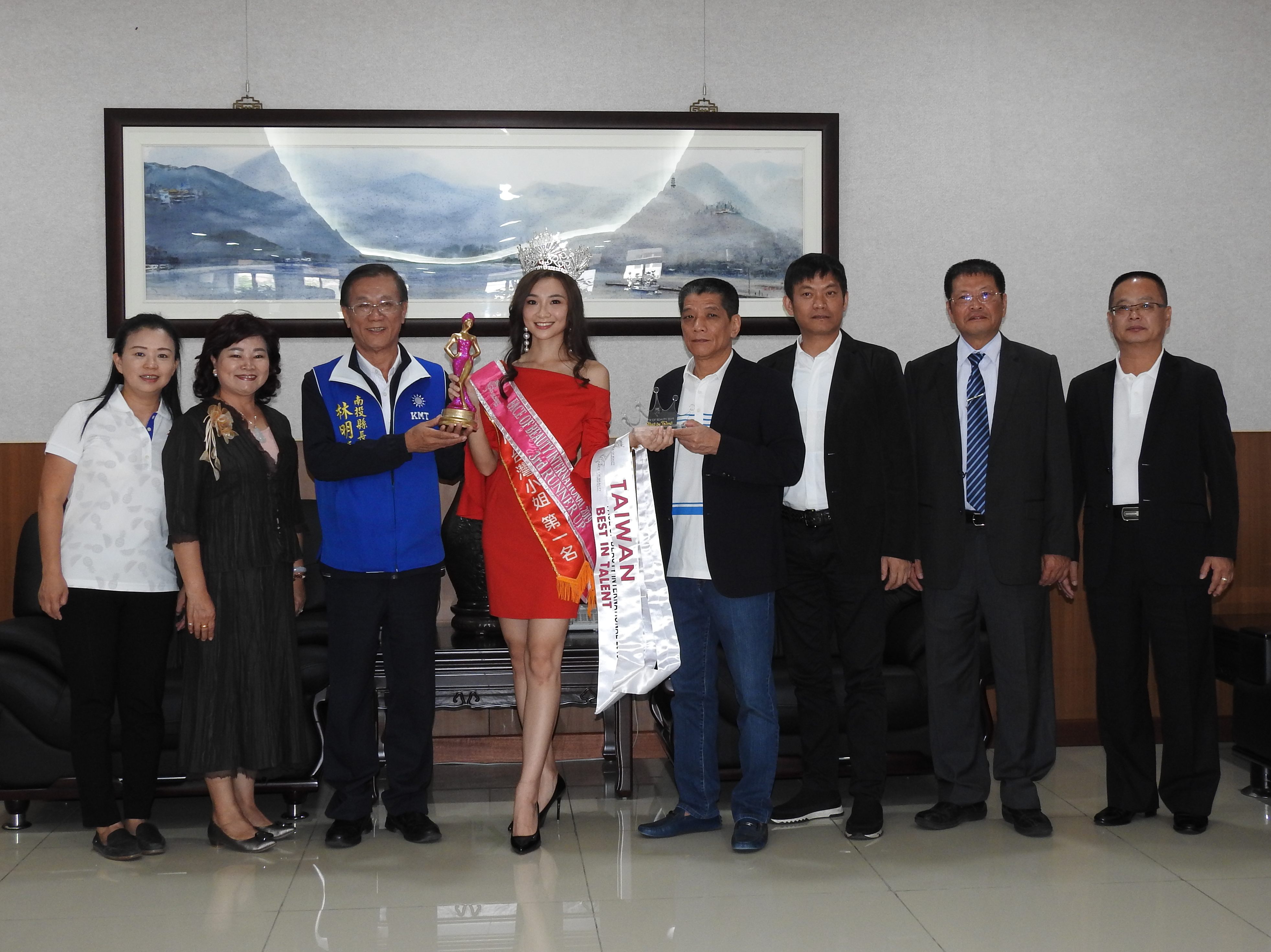 相關圖片3-世界美顏小姐高曼容榮耀返鄉 樂當南投縣最美代言人