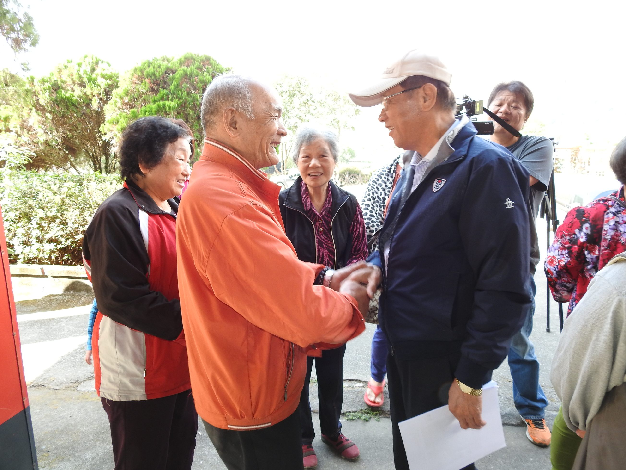 相關圖片3-國姓魚池多村農路崎嶇排水不良 縣長逐一會勘改善