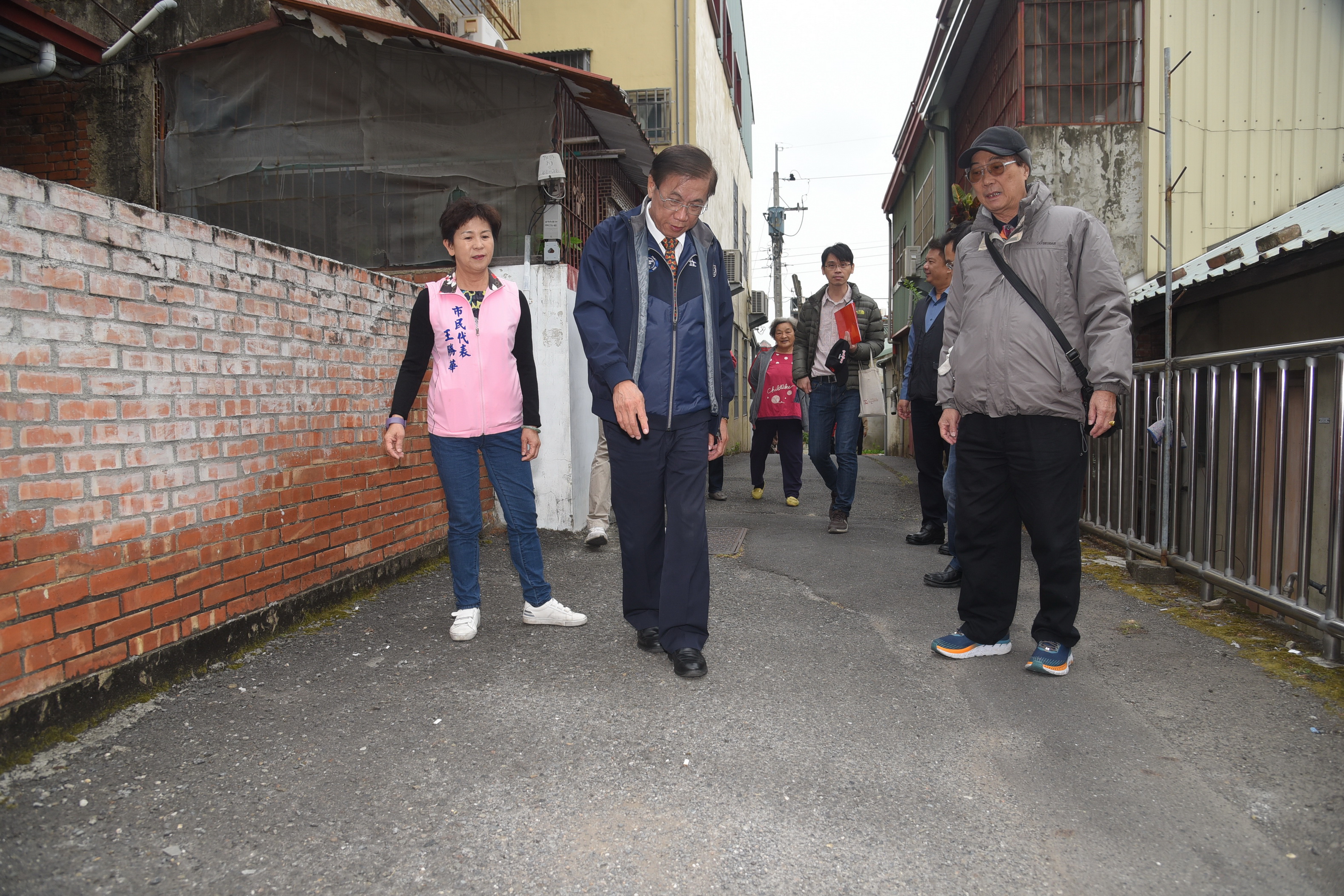 圖片-南投市多處巷道、農路老舊失修 林縣長會勘指示改善