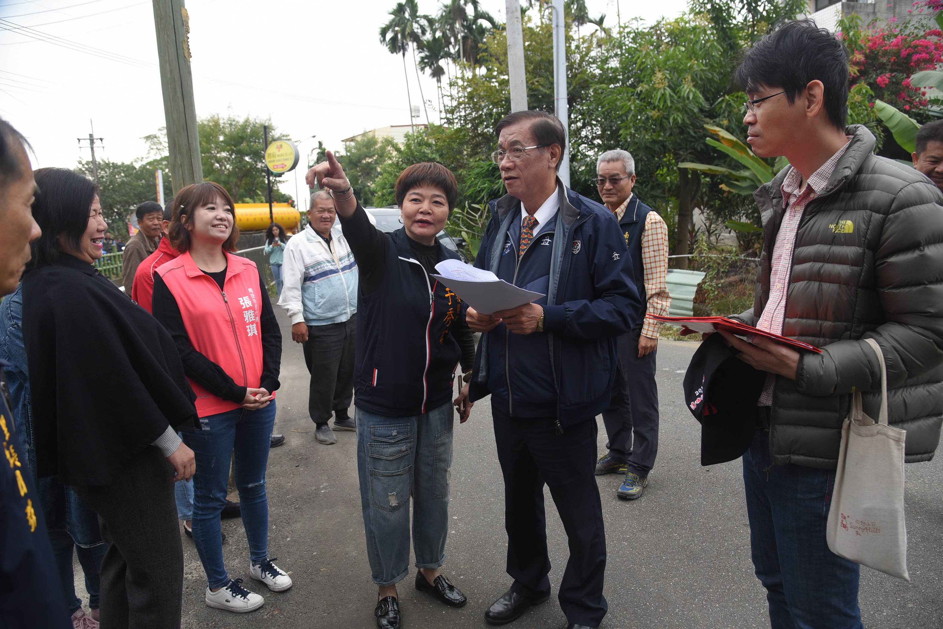 相關圖片2-南投市多處巷道、農路老舊失修 林縣長會勘指示改善
