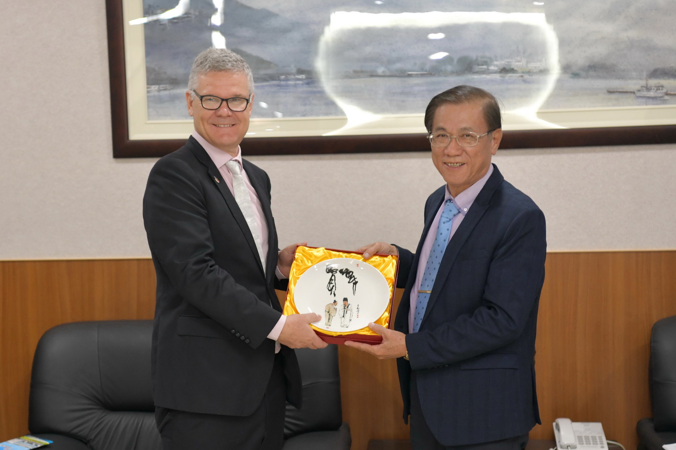 相關圖片2-澳洲伊普斯威奇市議長拜訪府會首長