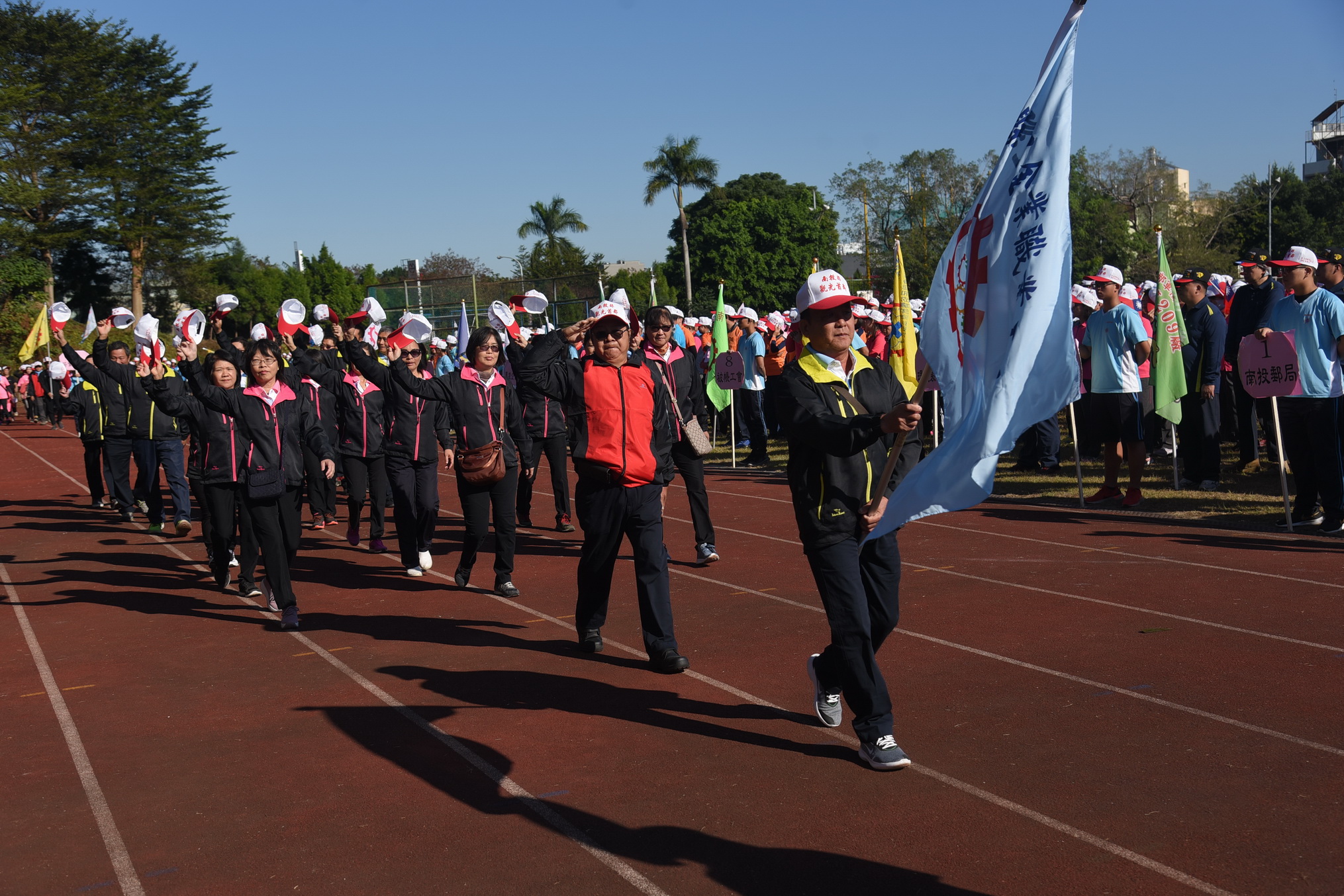 相關圖片4-投縣勞工運動大會登場 林縣長勉多運動促進健康幸福
