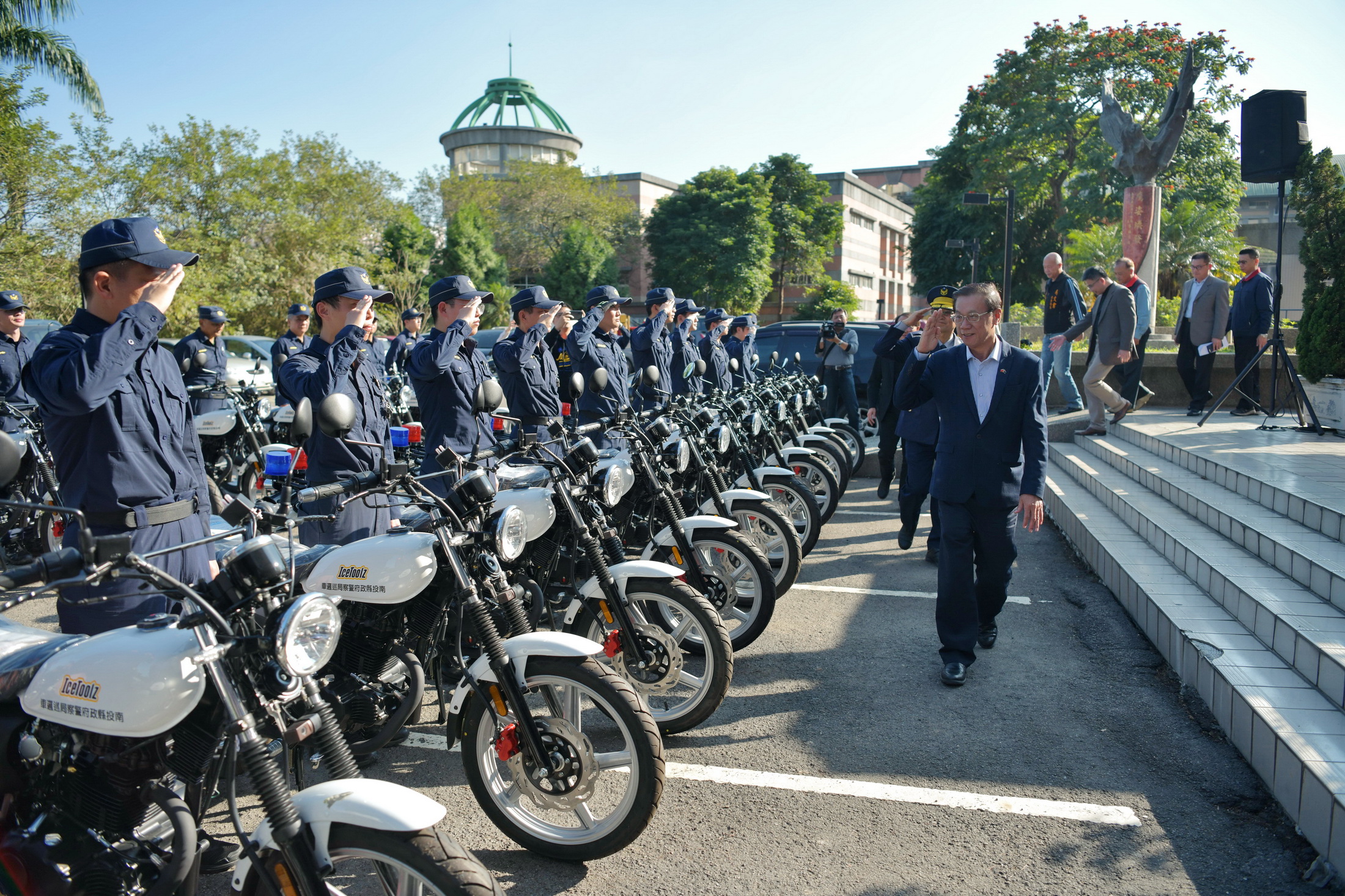 相關圖片1-警方設備再加強　立富自行車公司贈30輛警用機車