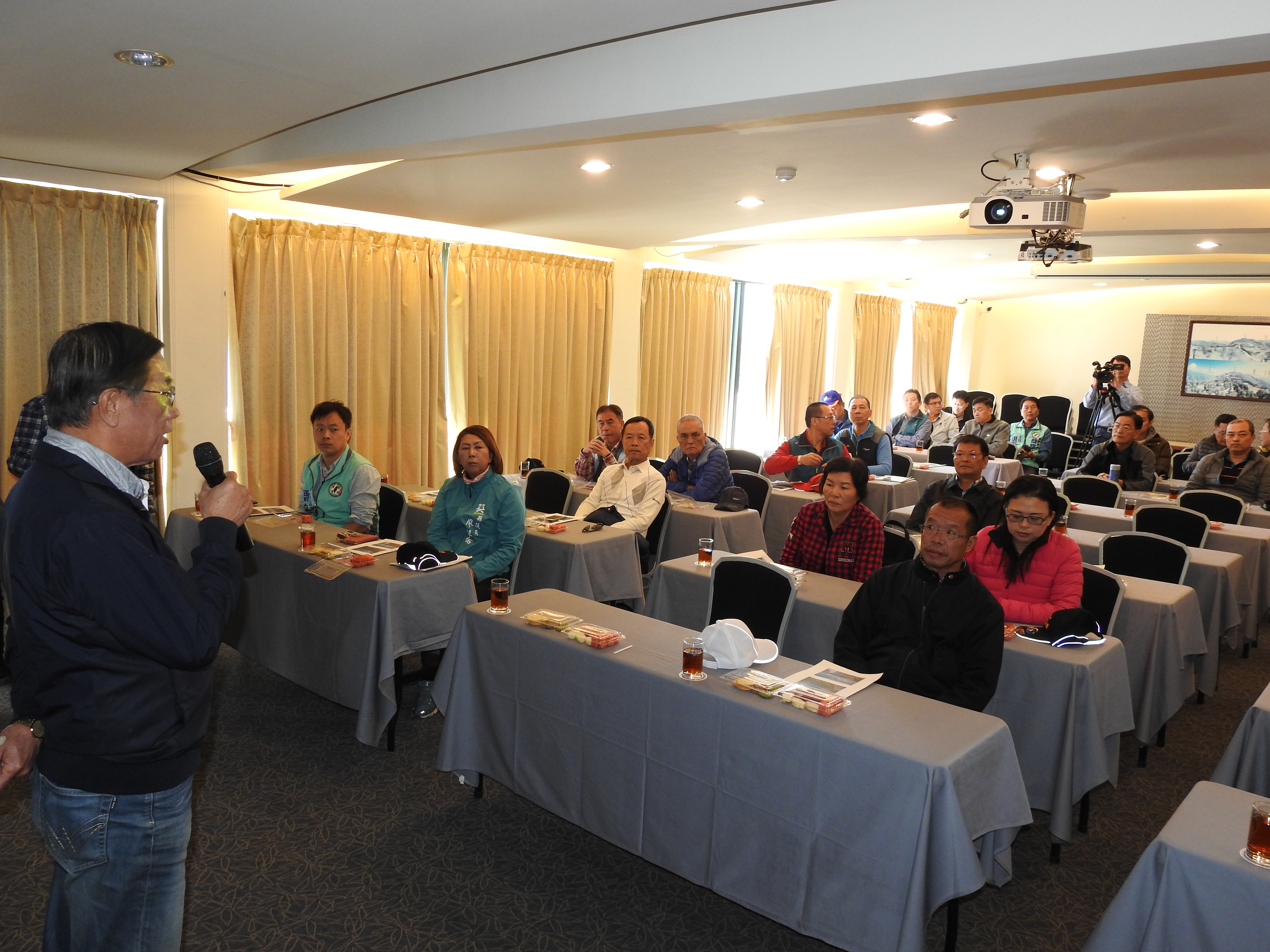 相關圖片4-南投縣議會考察清境高空觀景步道 林縣長全程陪同提願景