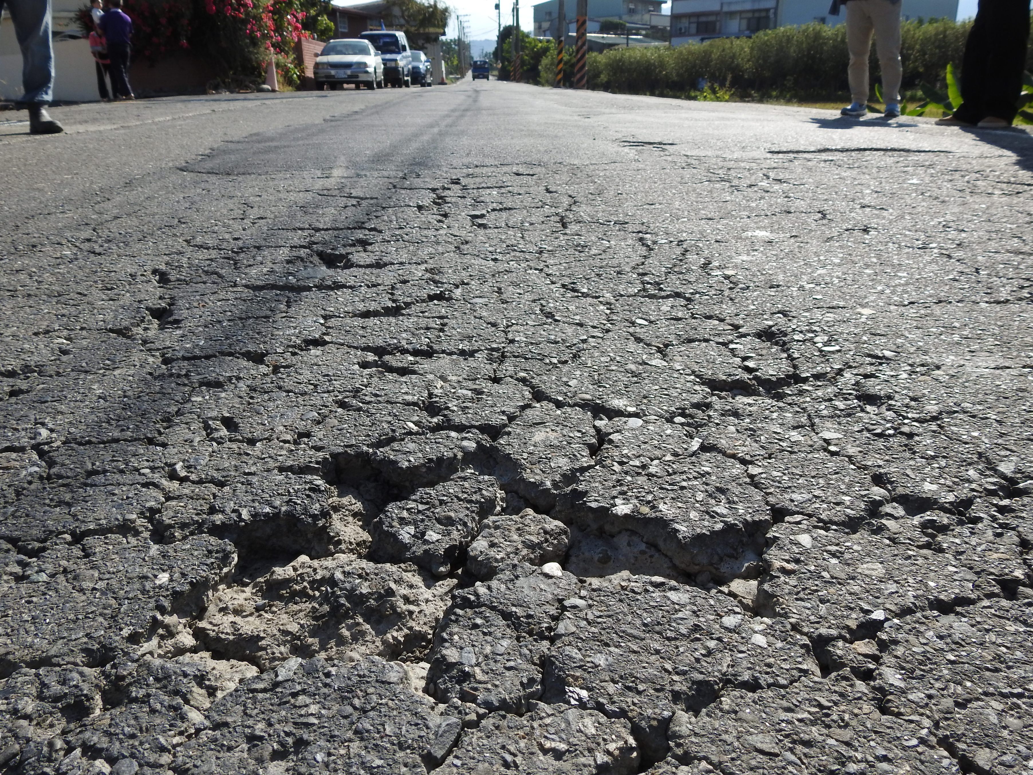 相關圖片1-草屯野溪易淤積釀災及玉屏路年久失修 縣長會勘加碼改善