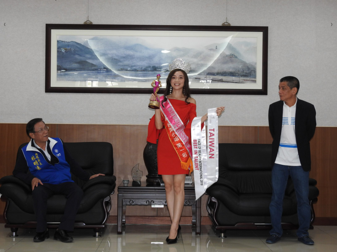 other image3-Face of Beauty International – Kao Man-jung returned to her hometown with glory. She takes pleasure to be a beautiful endorser of Nantou County