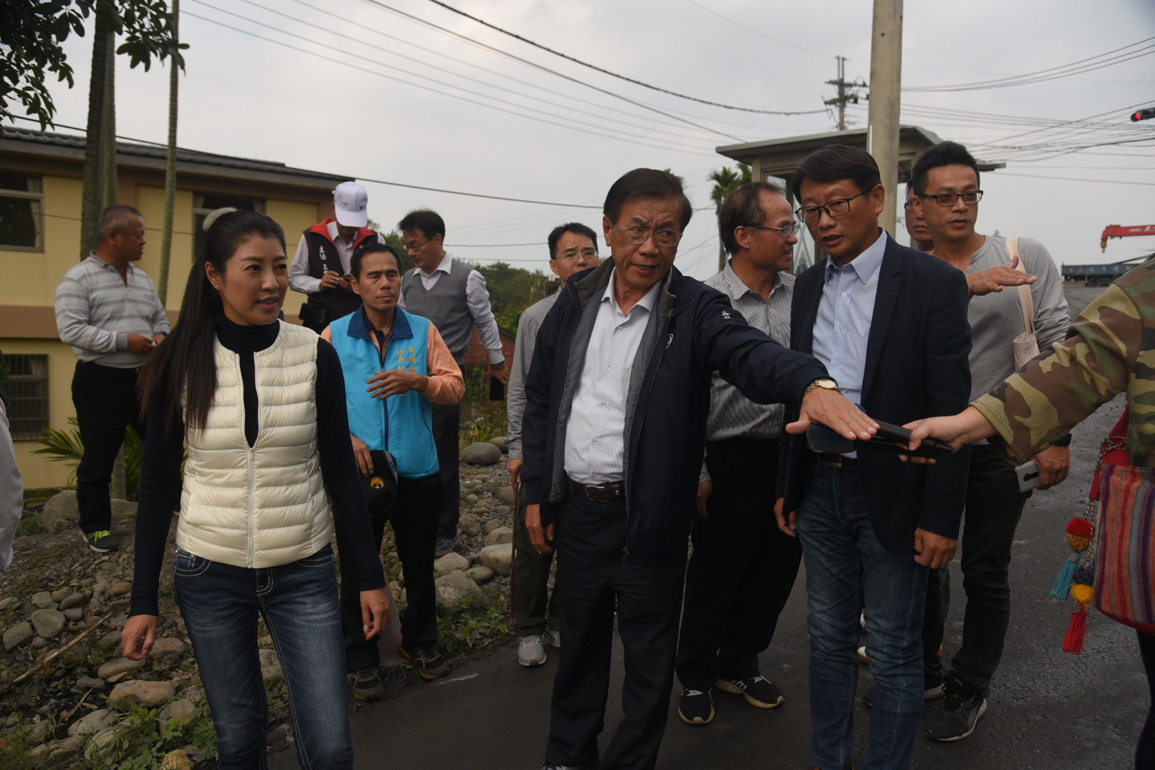 相關圖片2-名竹大橋前砂石便道入口坡陡狹隘危險 林縣長會勘指示改善