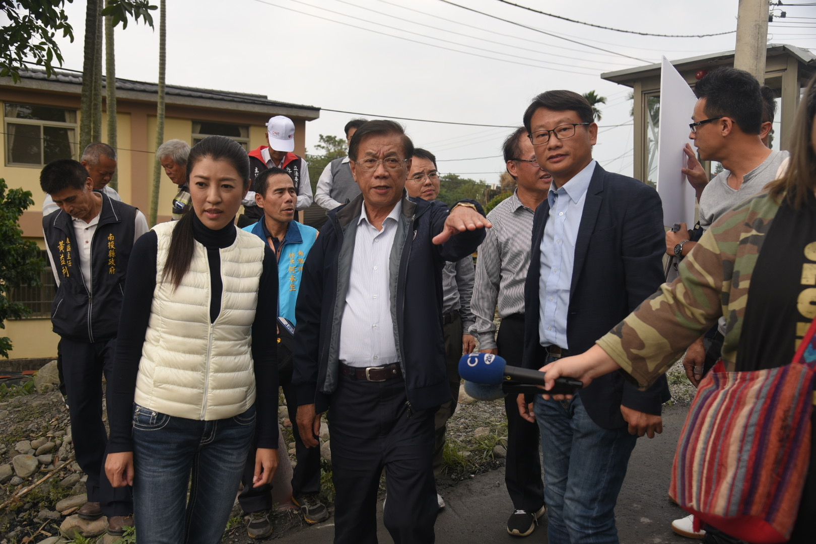 相關圖片3-名竹大橋前砂石便道入口坡陡狹隘危險 林縣長會勘指示改善