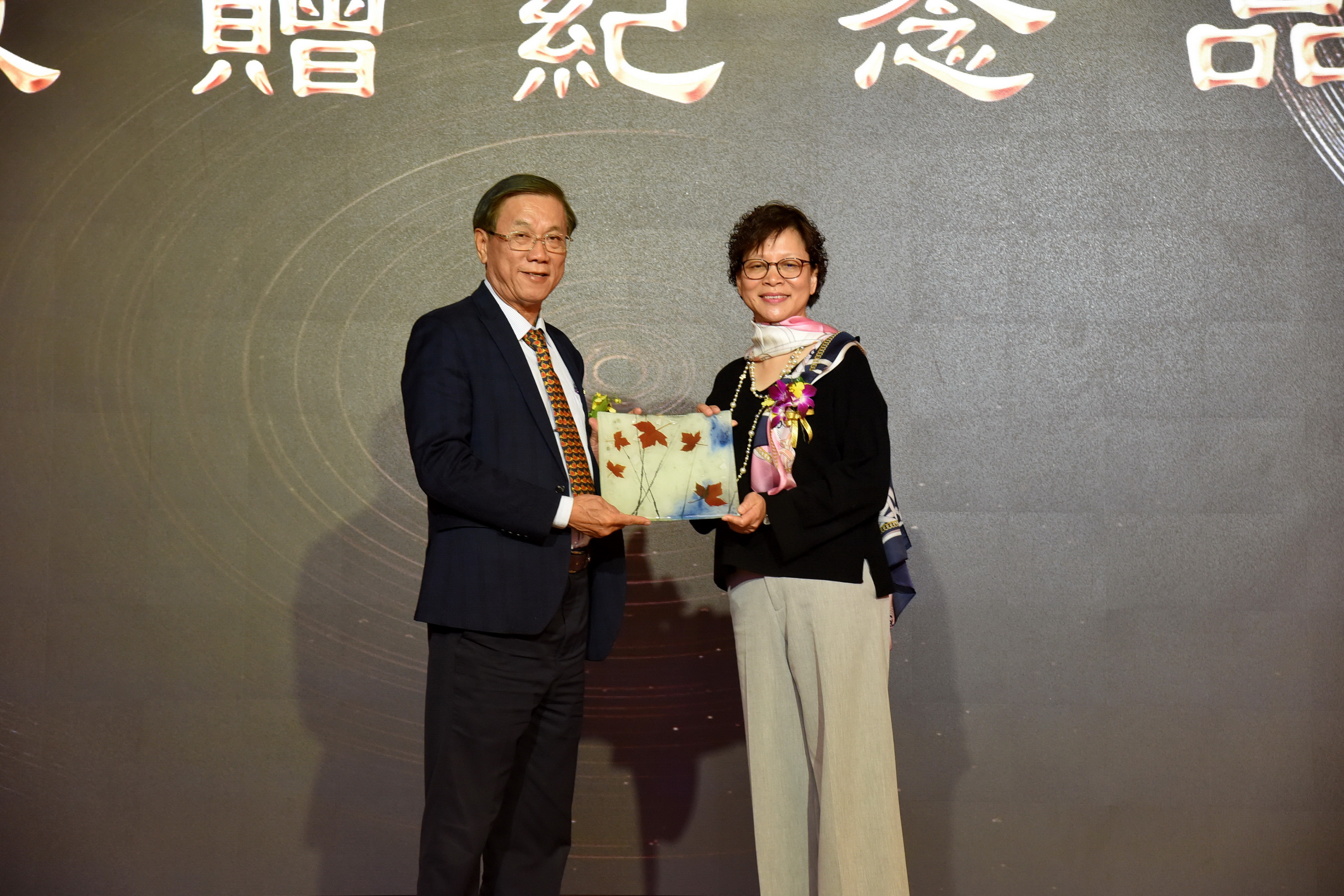 相關圖片3-投榮協會暨跨交會聯合交接 林縣長勉合作共榮