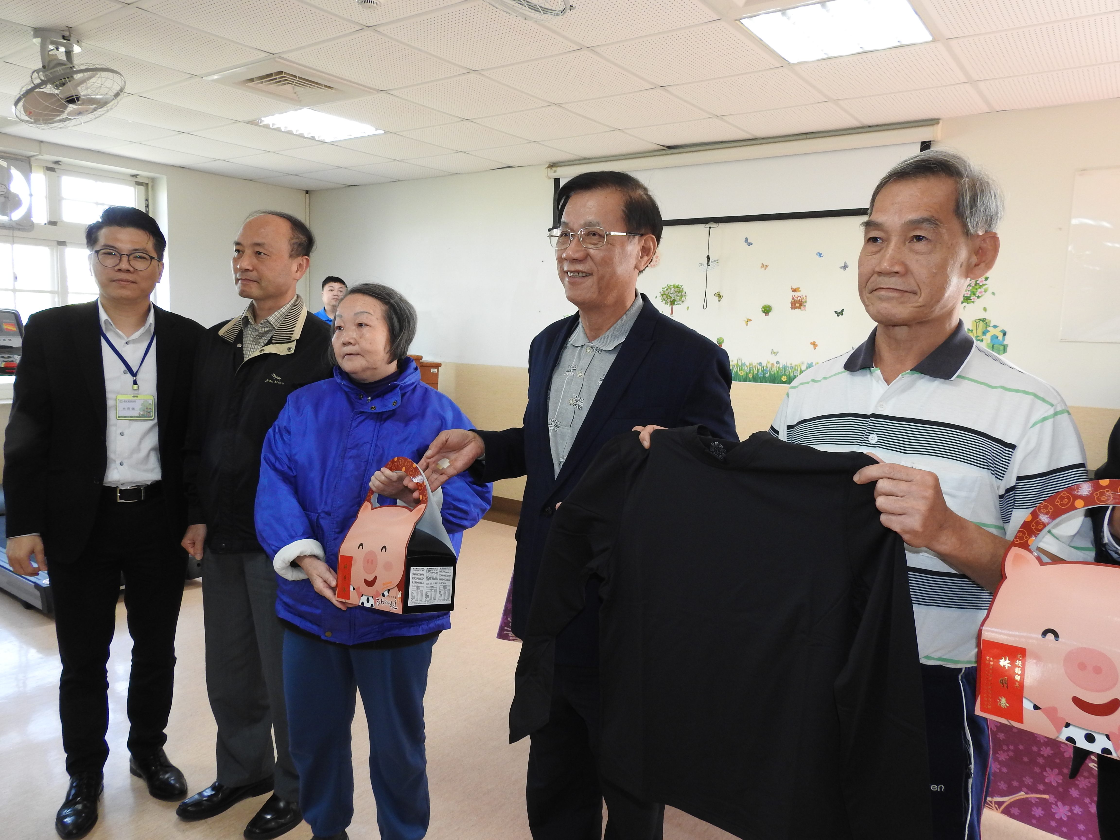 相關圖片1-春節前夕林縣長慰問弱勢安養住民