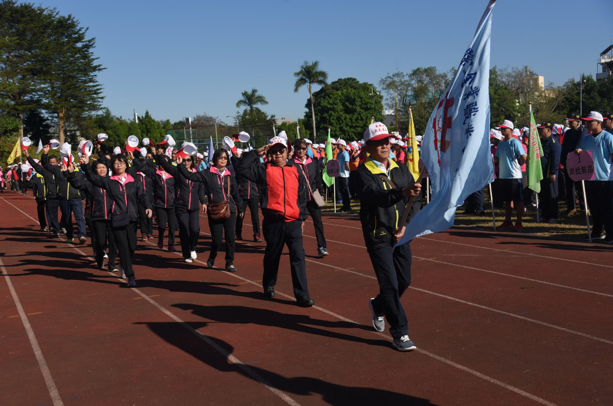 other image2-Nantou Laborers’ Sports Day launched. Magistrate Lin encouraged people to exercise more for health and wellbeing.