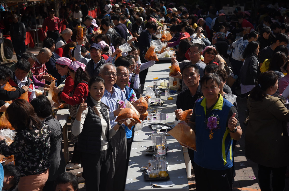other image1-In Search of Plum Blossom in Xinyi Commenced. 300 people gathering to make pickles was awesome
