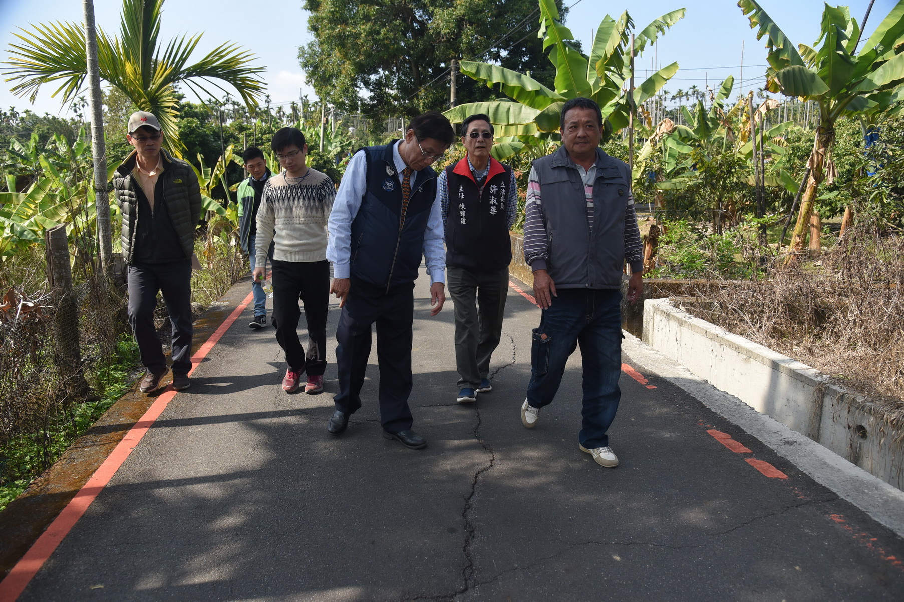 相關圖片1-集集3農路老舊安全堪虞 林縣長會勘改善