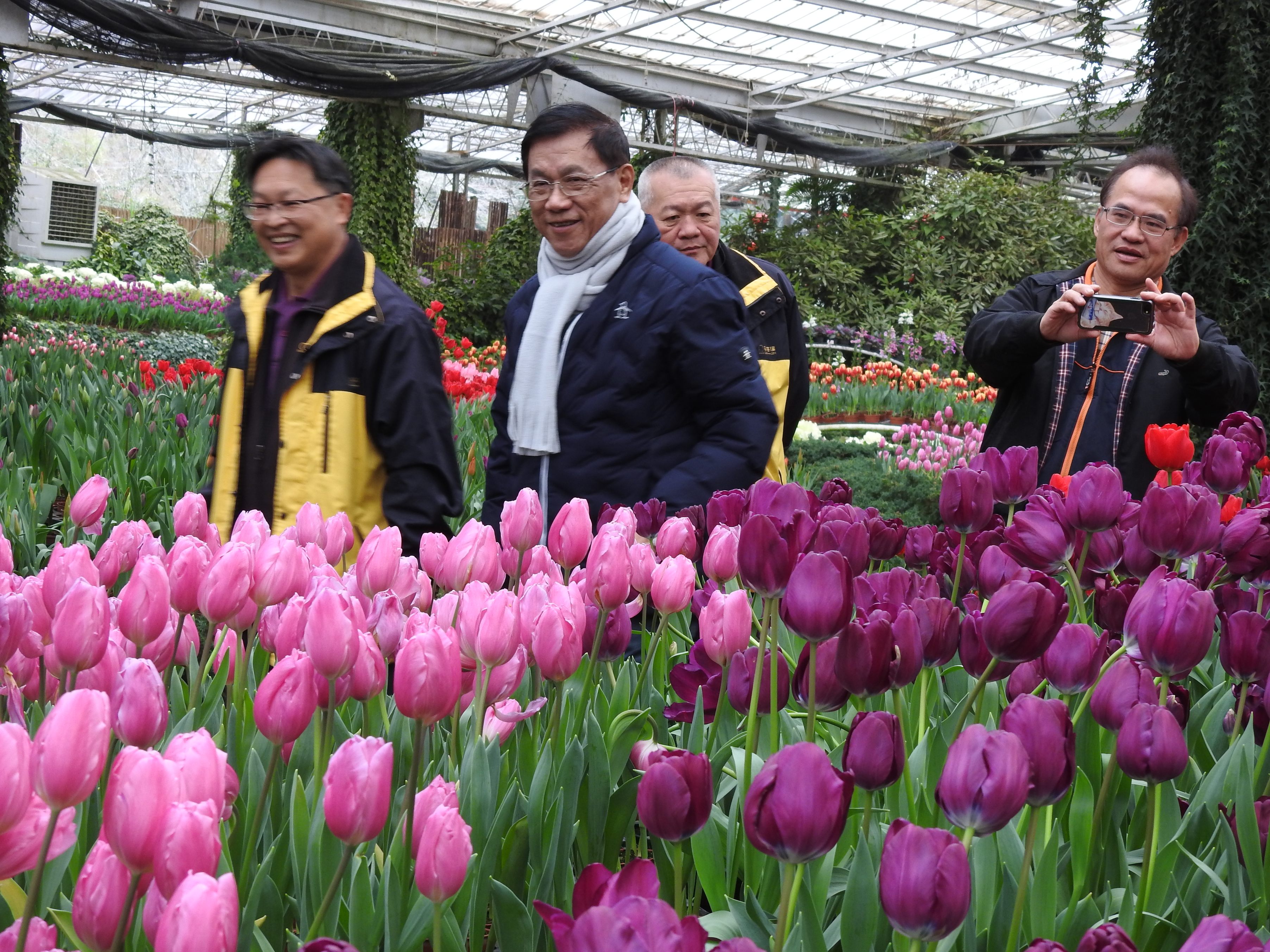 相關圖片2-杉林溪春曉花季接二連三美不勝收 林縣長帶頭體驗遊賞籲防疫走出戶外最健康