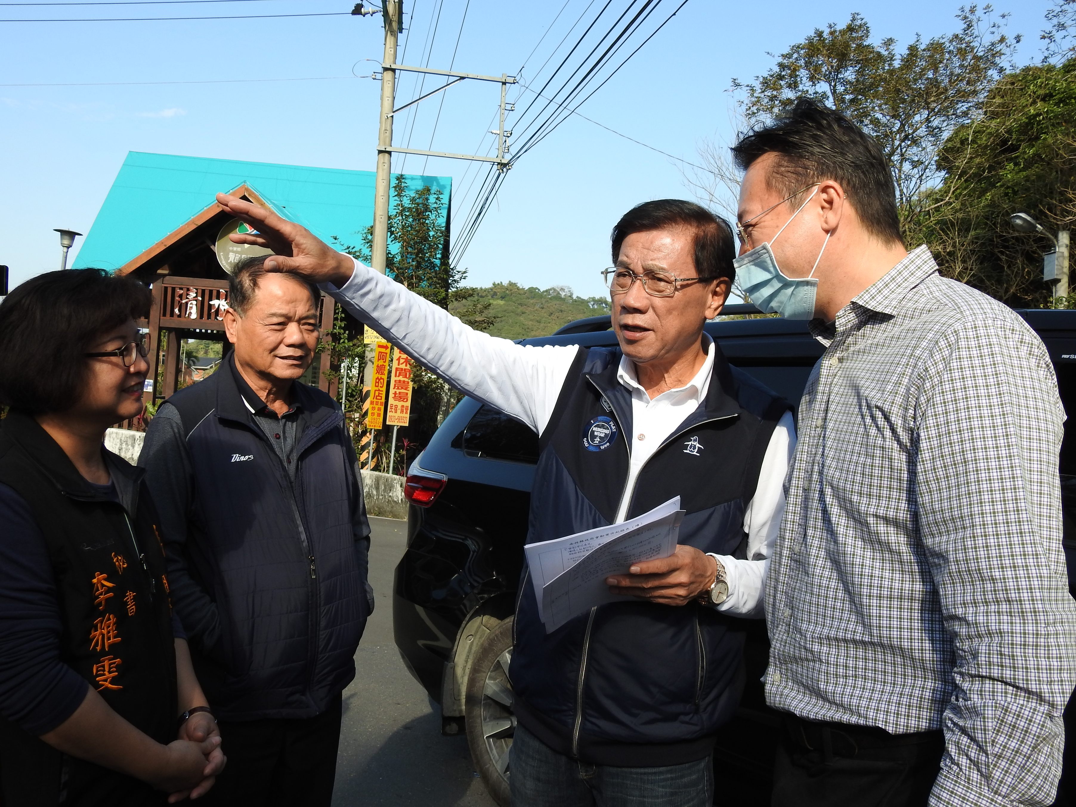 圖片-林縣長會勘改善中寮、名間多條道路、排水溝