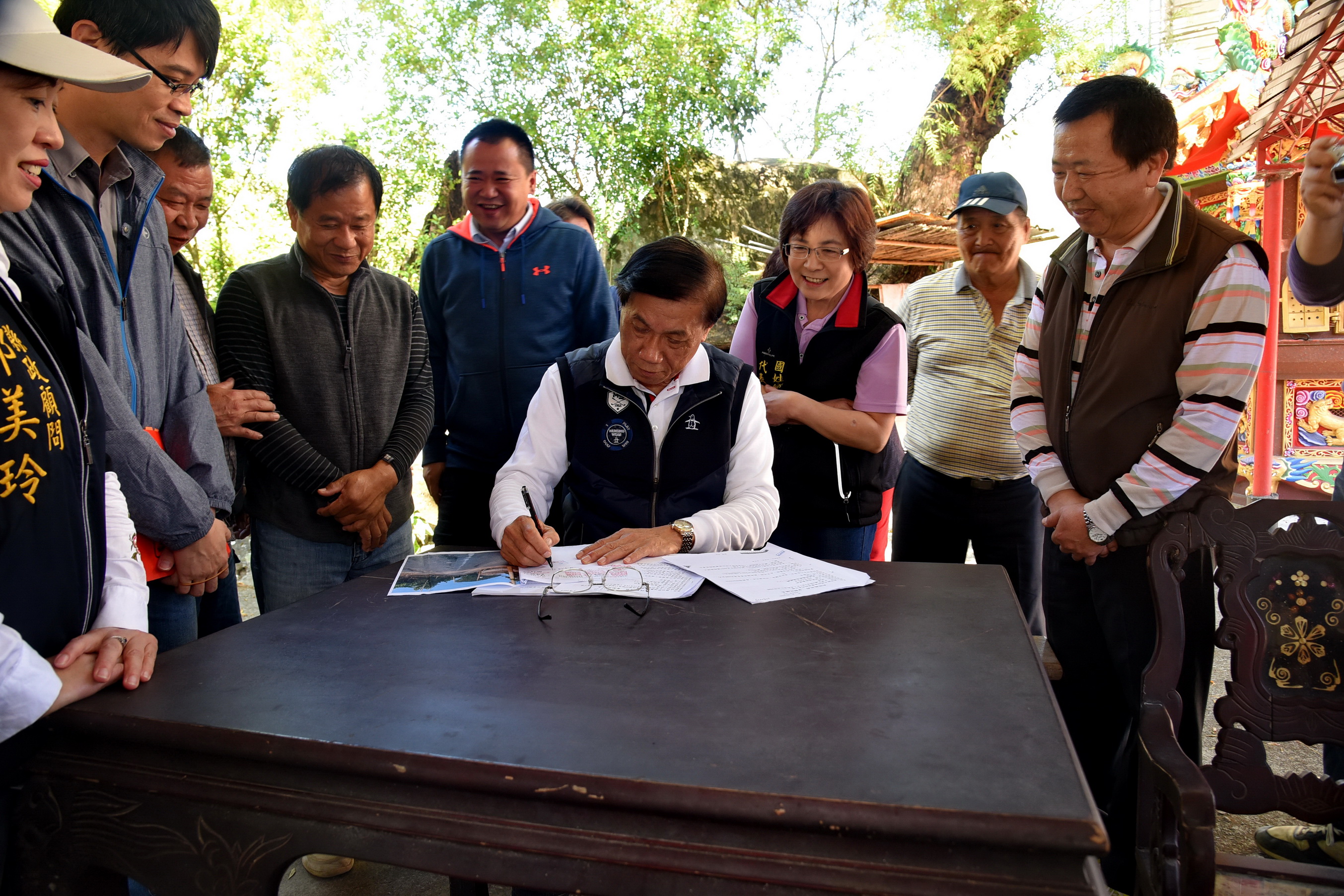 相關圖片1-林縣長會勘改善國姓老舊危險農路及野溪