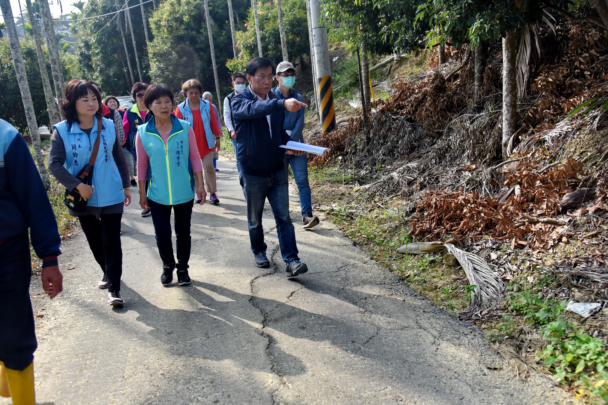 相關圖片1-林縣長會勘改善集集、魚池4農路