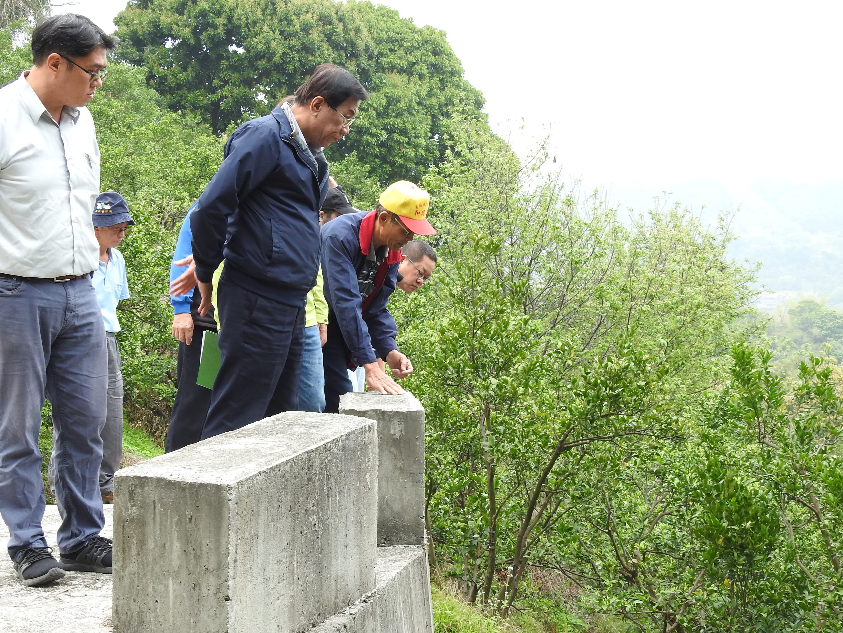 相關圖片1-名間南投多條野溪道路亟待整修 縣長會勘有解