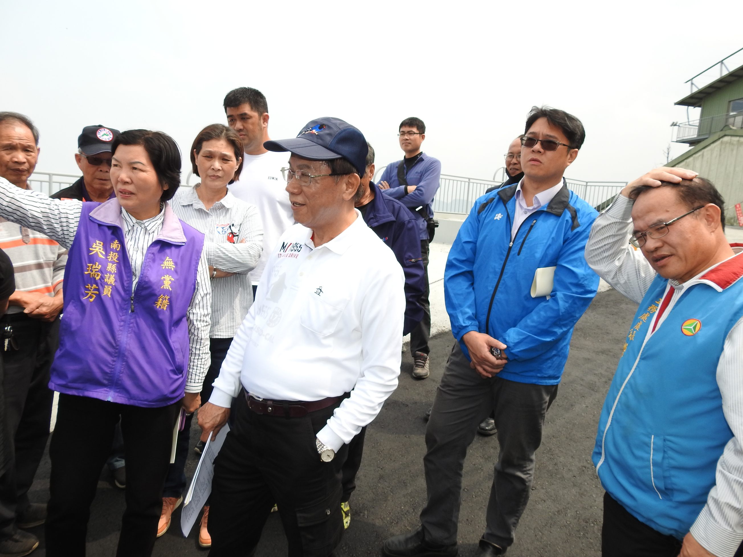 相關圖片4-鹿谷鄉初鄉、竹林兩村道路待修 林縣長會勘改善