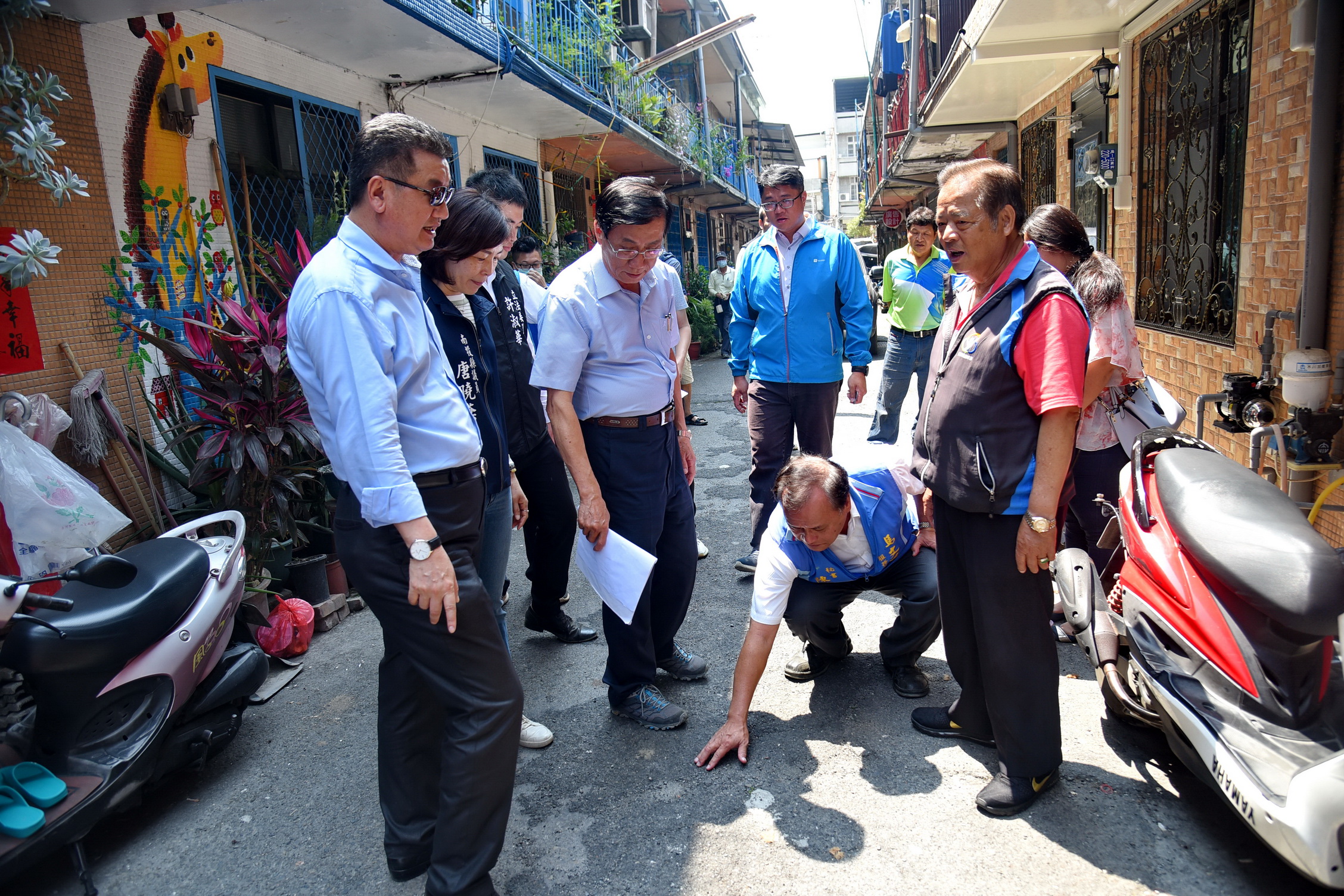 相關圖片3-千萬經費修護岸、鋪馬路 林縣長盼讓民眾更安全好通行