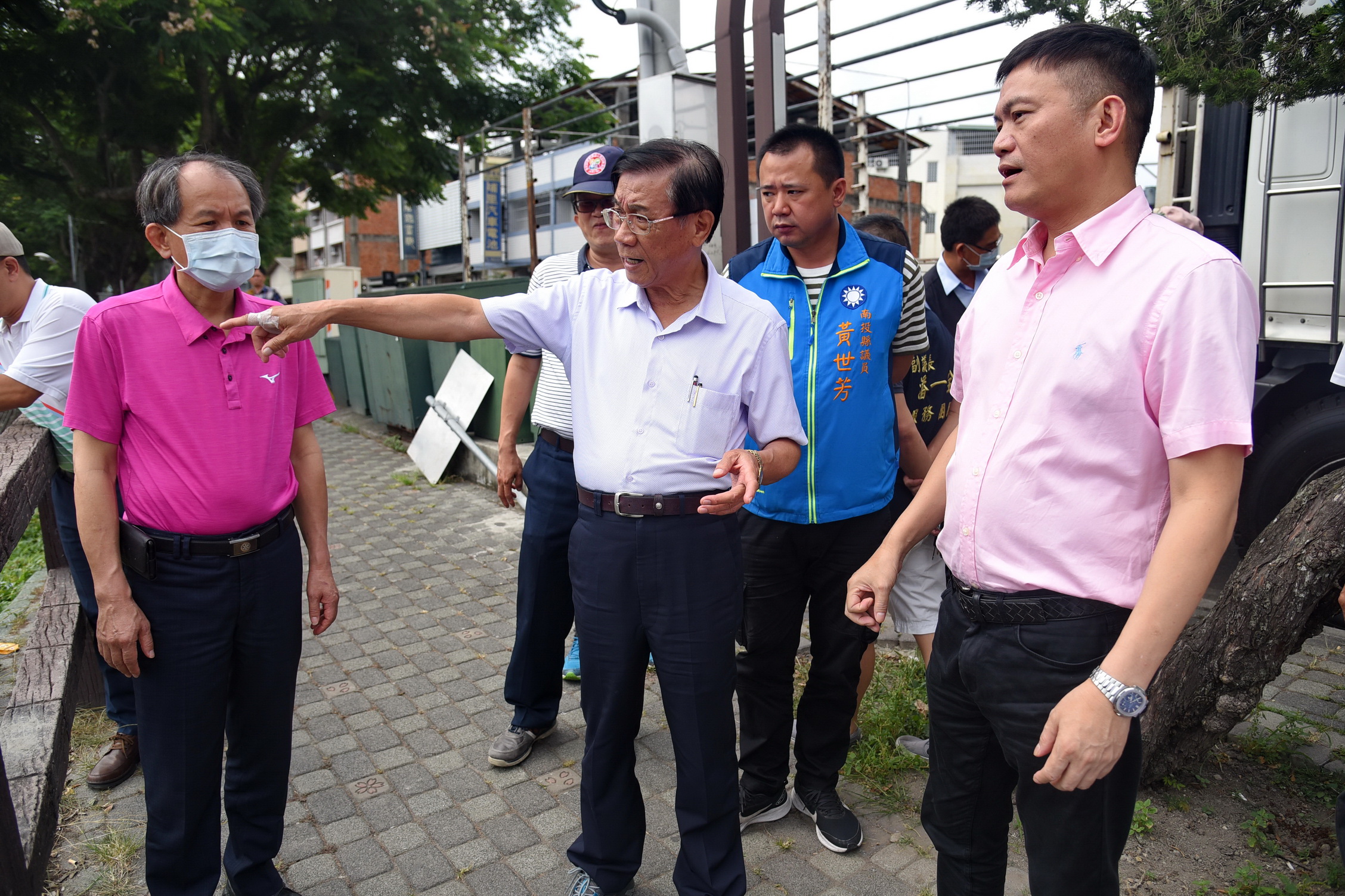 圖片-林縣長會勘枇杷城大排護岸 防損壞擴大將籌400萬元改善
