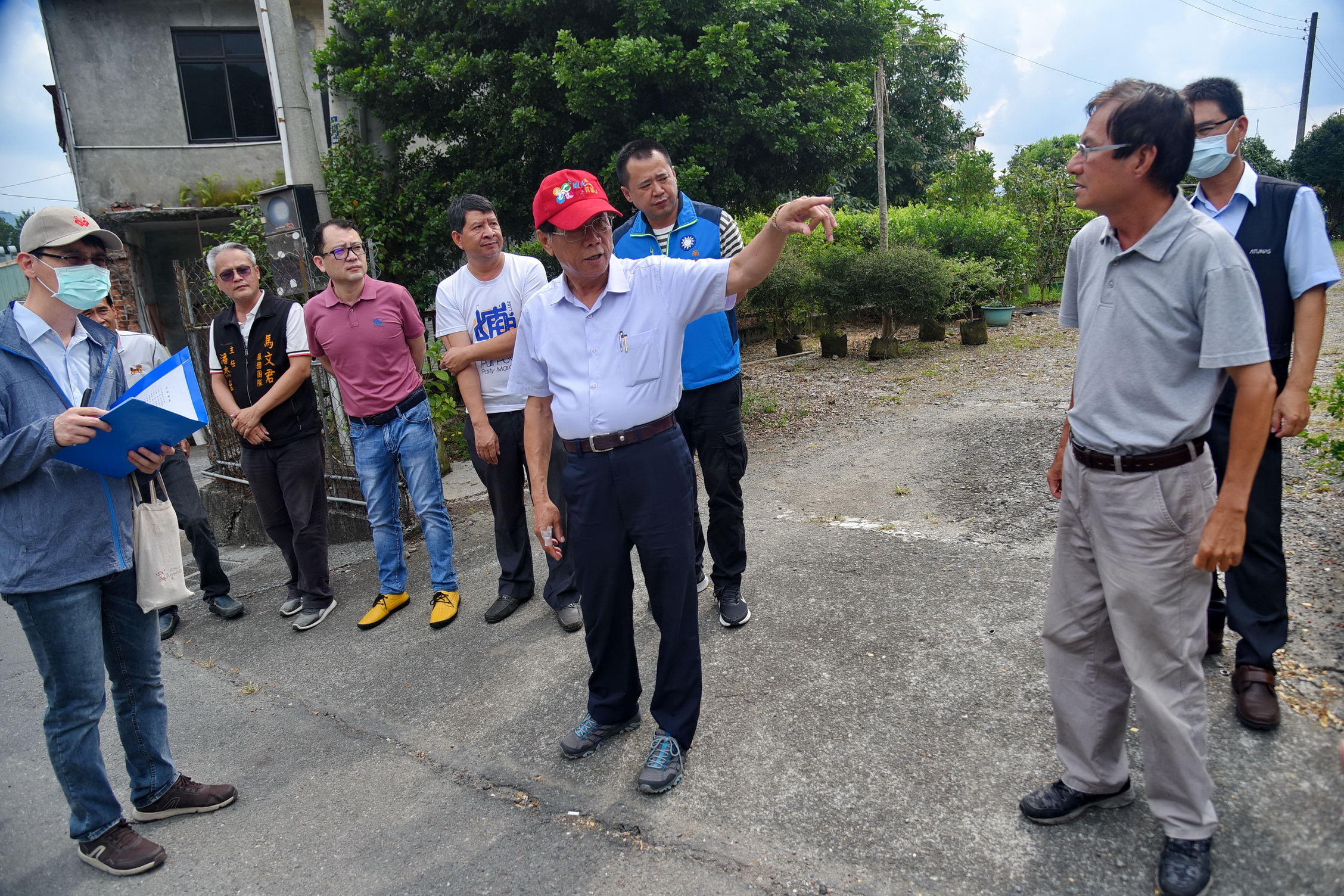 相關圖片2-林縣長會勘枇杷城大排護岸 防損壞擴大將籌400萬元改善