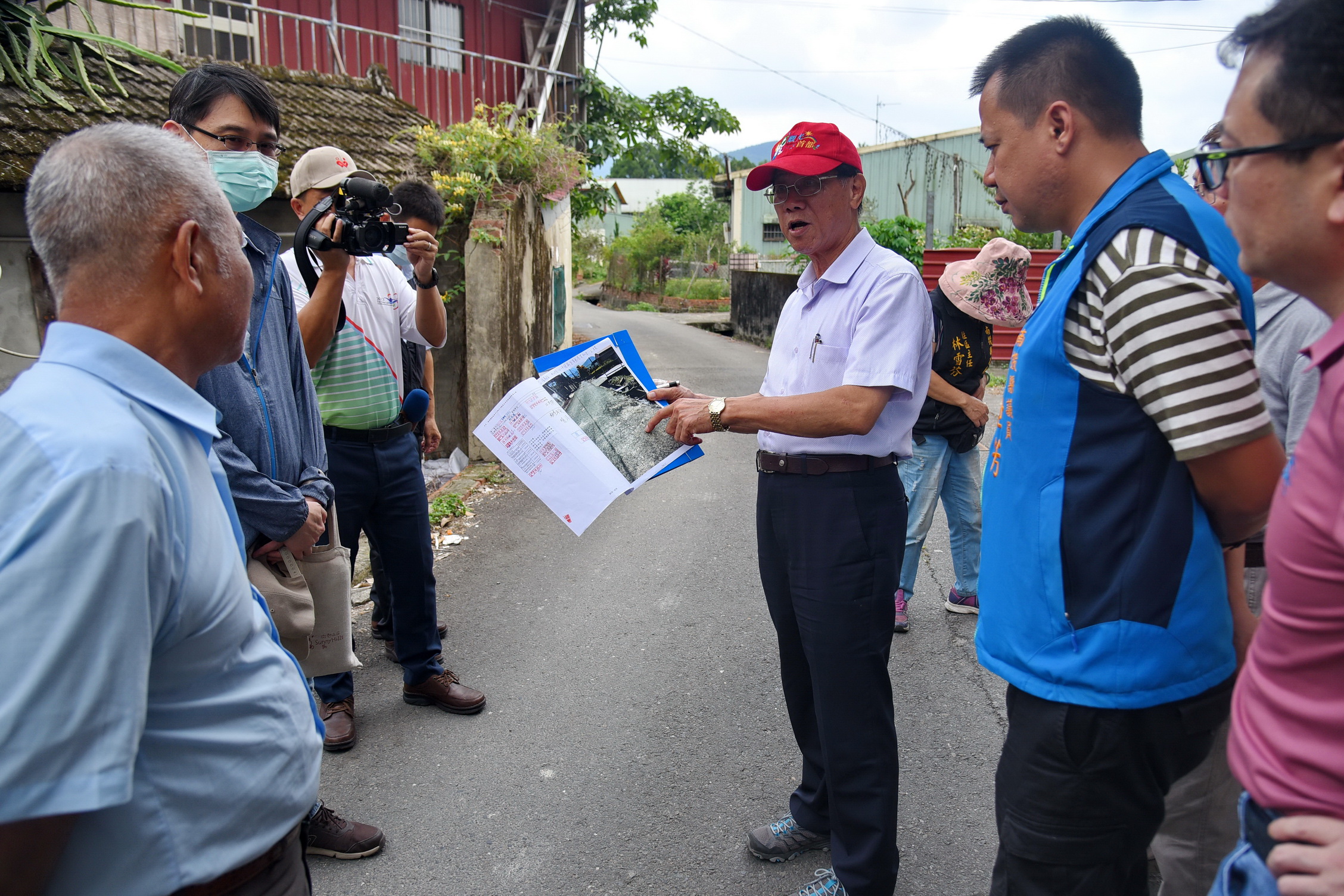 相關圖片3-林縣長會勘枇杷城大排護岸 防損壞擴大將籌400萬元改善