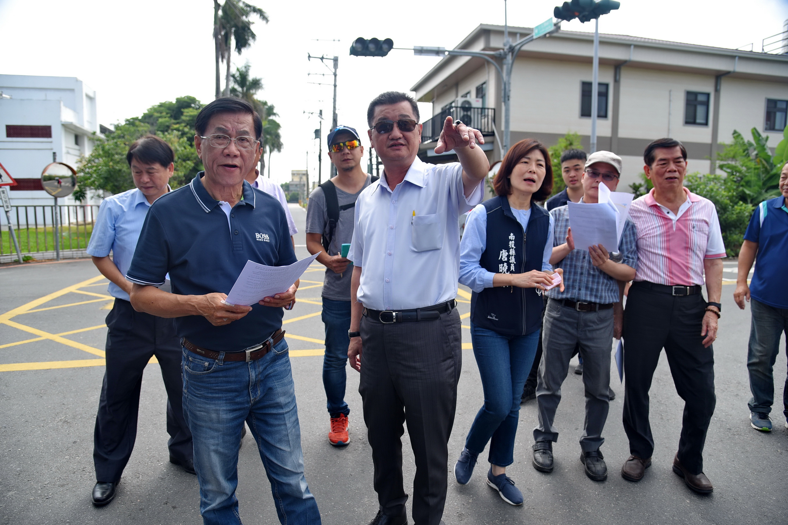 相關圖片1-草屯4重劃區11處農路及排水溝老舊 林縣長會勘改善