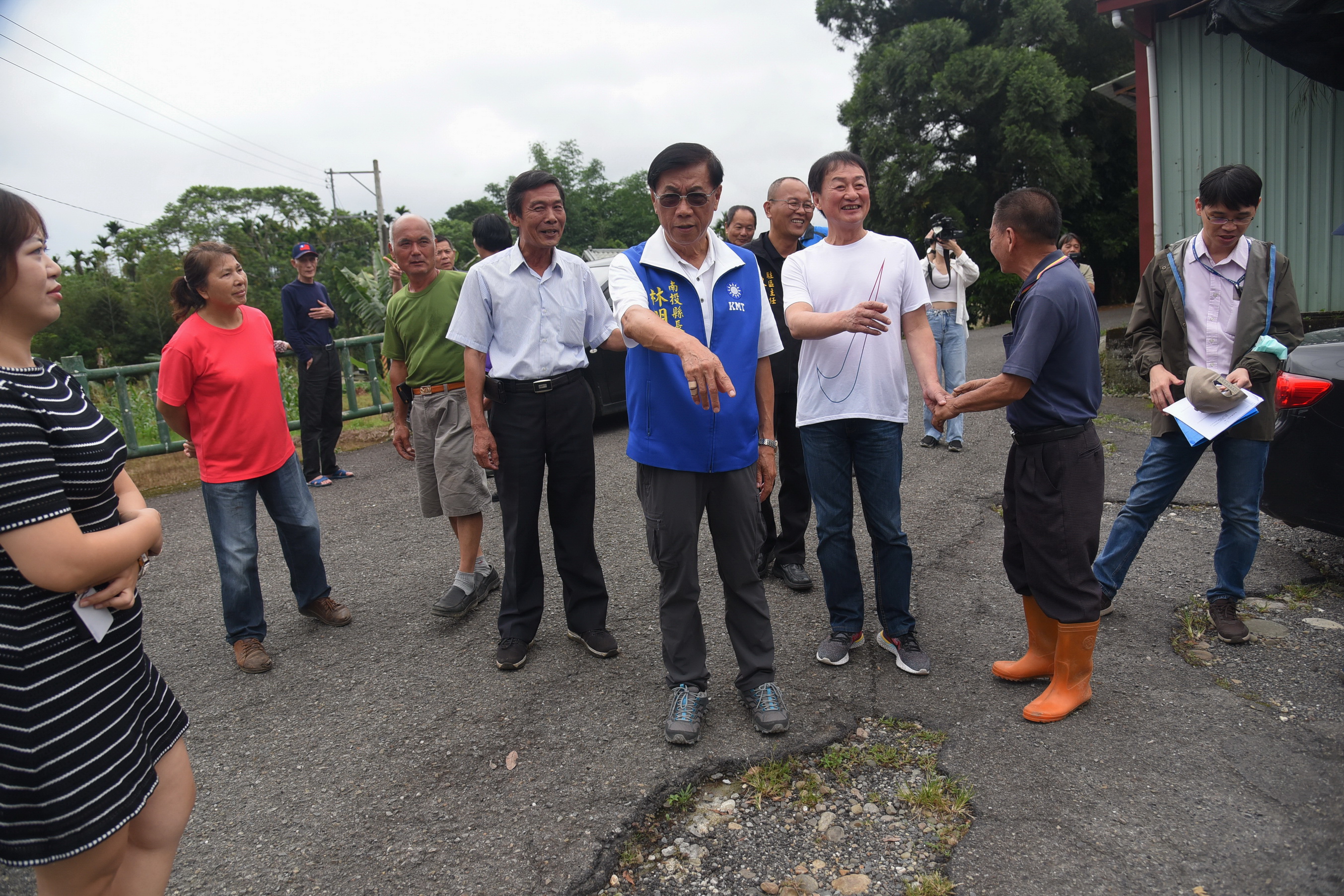 圖片-竹山區排擋土牆及道路安全堪虞 林縣長指示改善