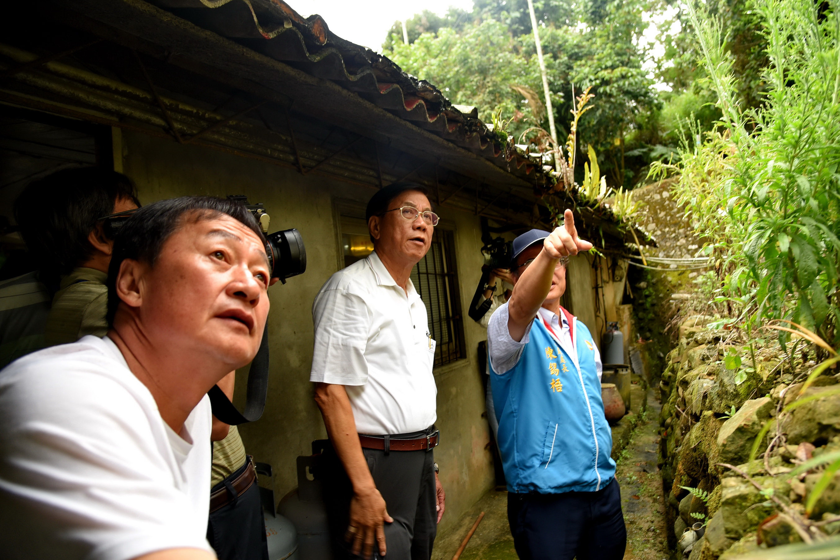 相關圖片1-竹山區排擋土牆及道路安全堪虞 林縣長指示改善
