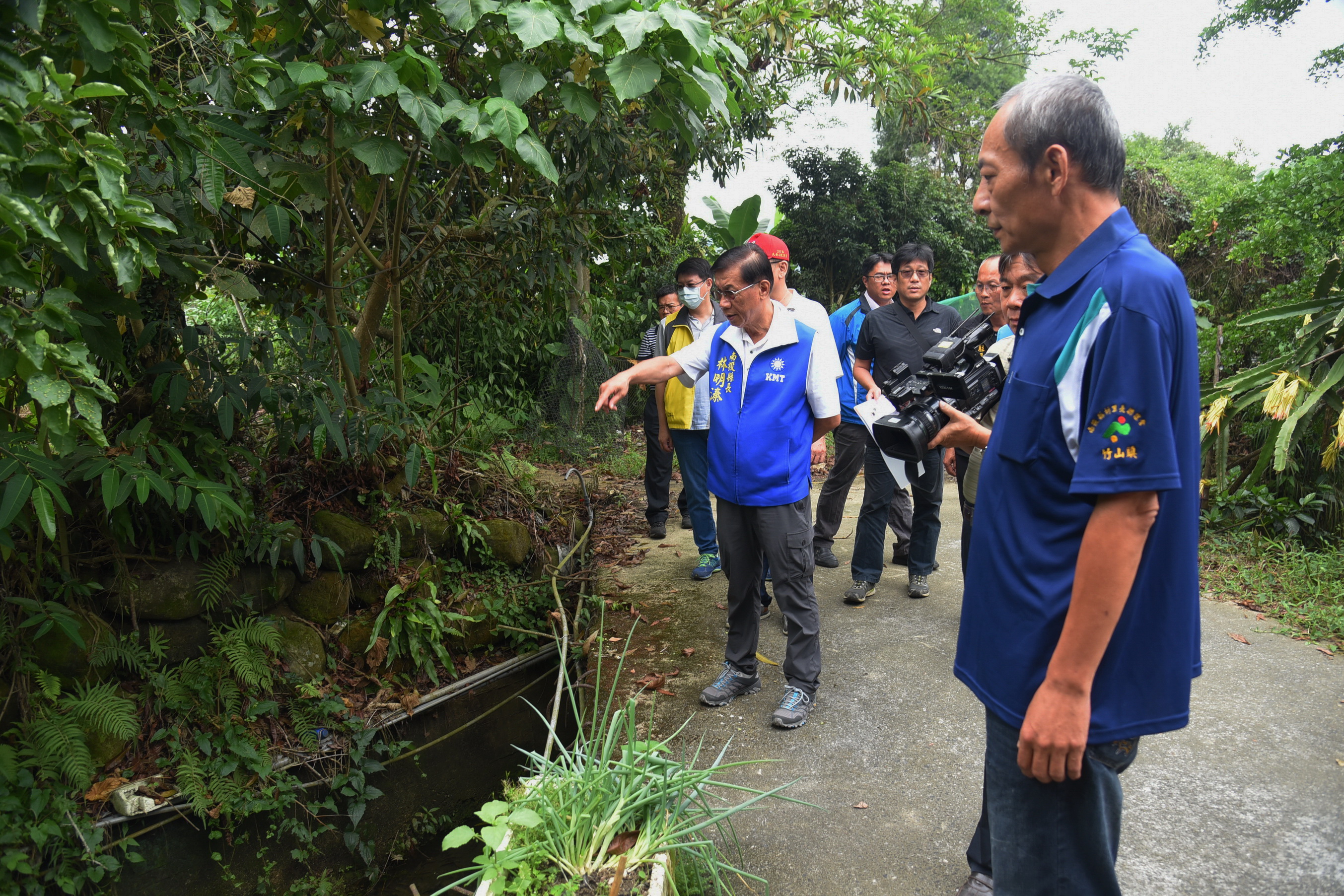 相關圖片3-竹山區排擋土牆及道路安全堪虞 林縣長指示改善