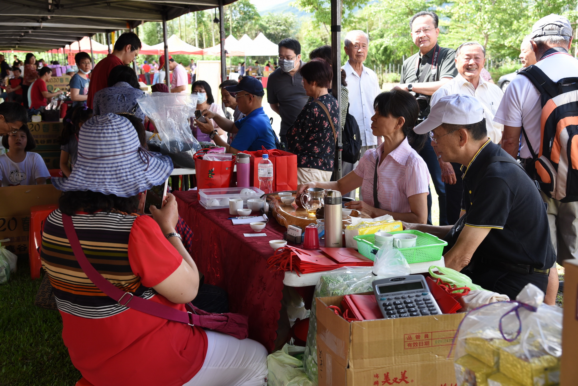 相關圖片4-鹿谷區春茶展售會  林縣長頒獎特等茶王