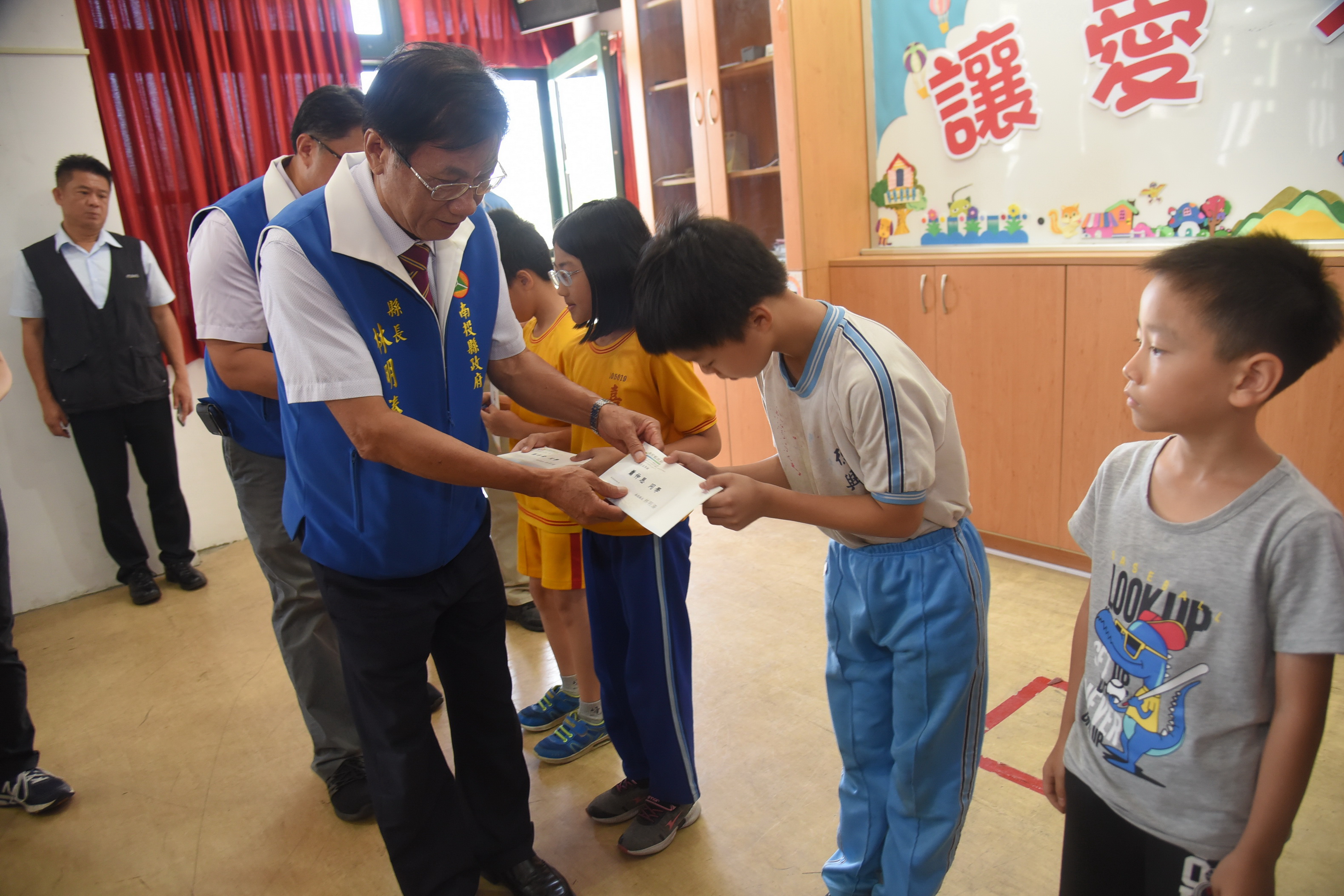 相關圖片2-愛即時不間斷  縣府發放慰助金助南投20學童安心向學