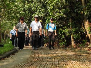 other image3-Hiking to Fight the Epidemic! Magistrate Lin Led Directors to “Hanlong Trail” and Encourages Citizens to Go Outdoors  May 13