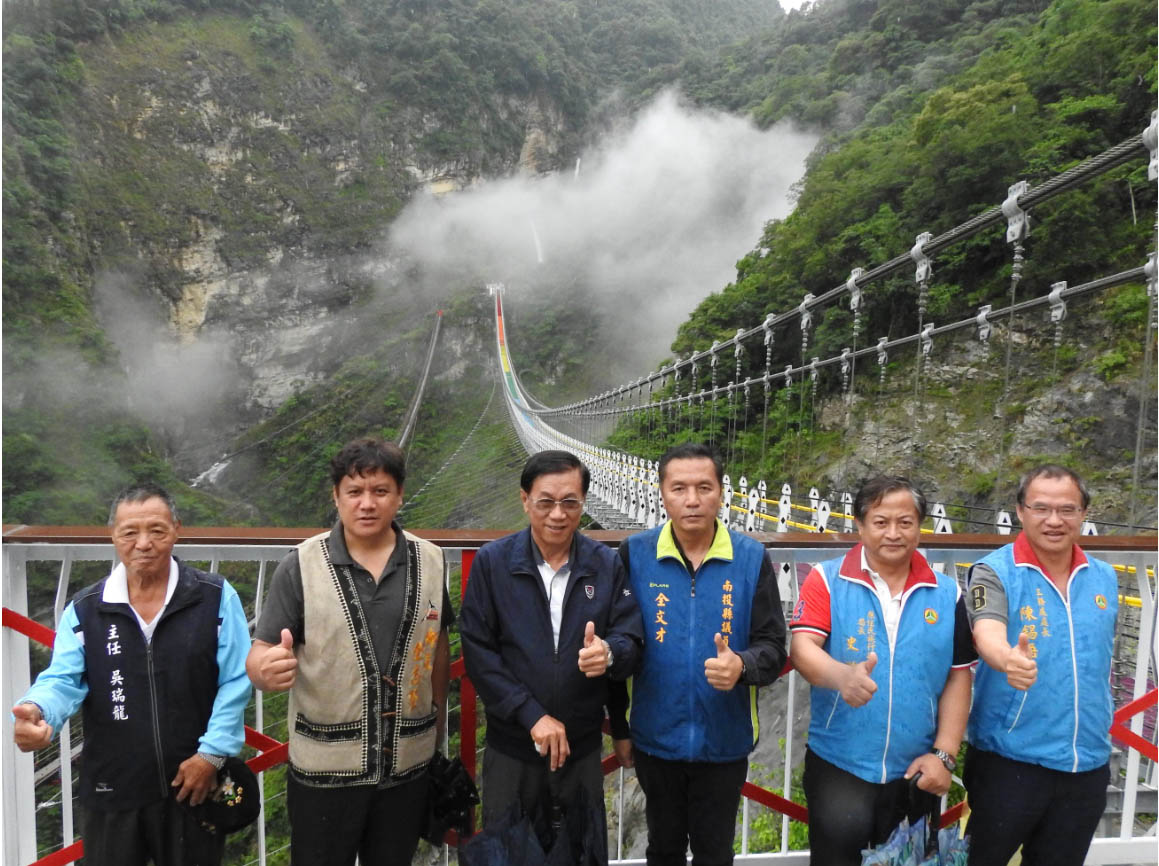 News images-Residents Expect the Opening of Shuang Long Suspension Bridge to Spur Local Development–Magistrate Lin Respects Decisions Made by the Tribe  May 19