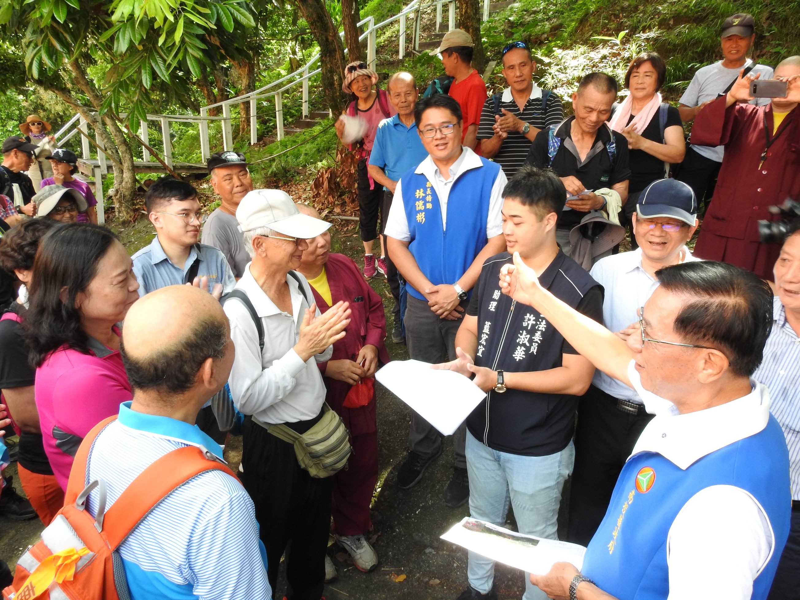相關圖片2-縣長草屯會勘 砸1500萬元改善教育、社造、健身、排水防洪、道路交通七大難題