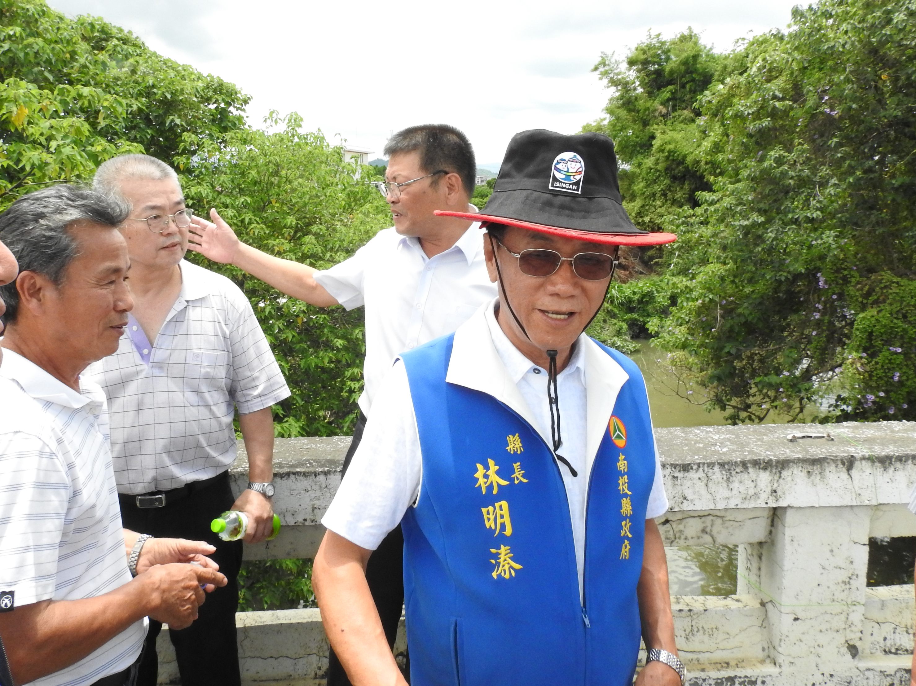 相關圖片4-縣長草屯會勘 砸1500萬元改善教育、社造、健身、排水防洪、道路交通七大難題