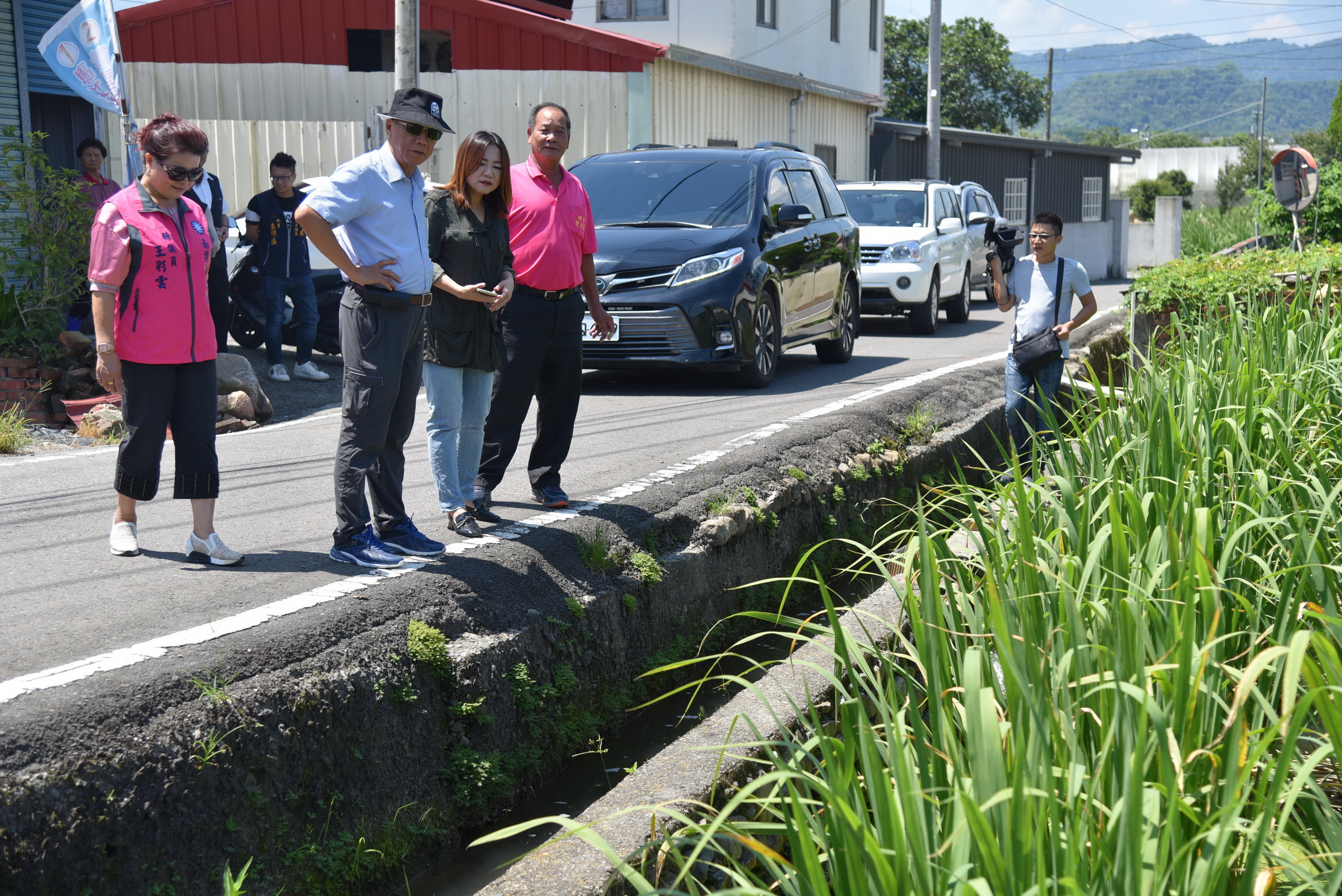 相關圖片1-林縣長會勘埔里道路　將花千餘萬改善路況